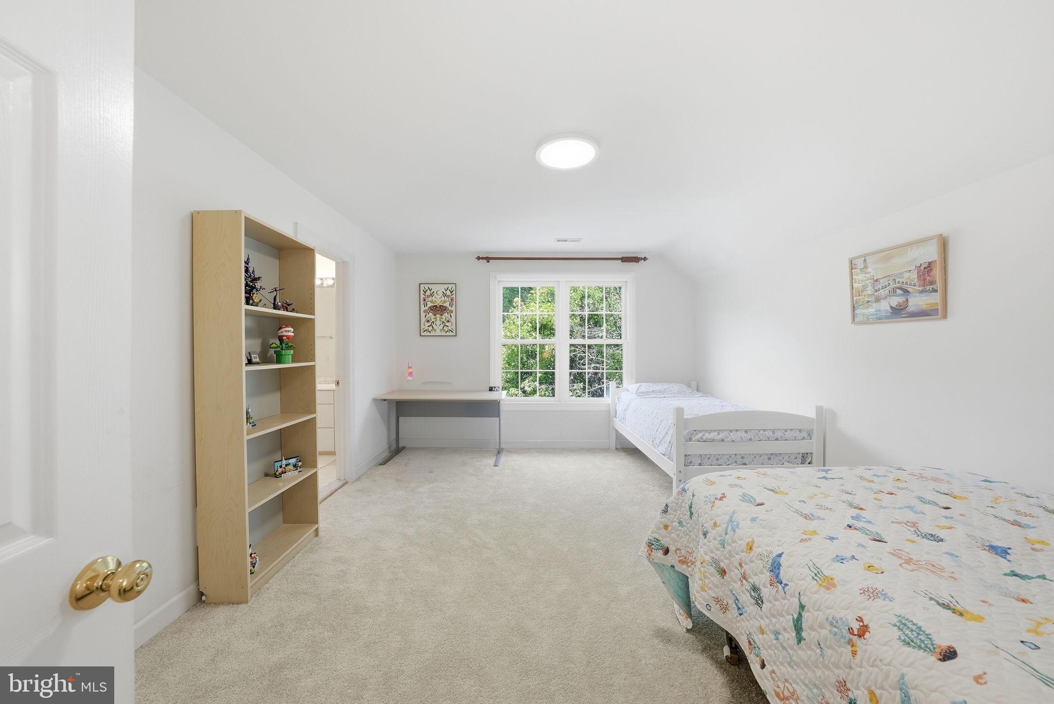 MCLEAN HUNDRED - Residential
