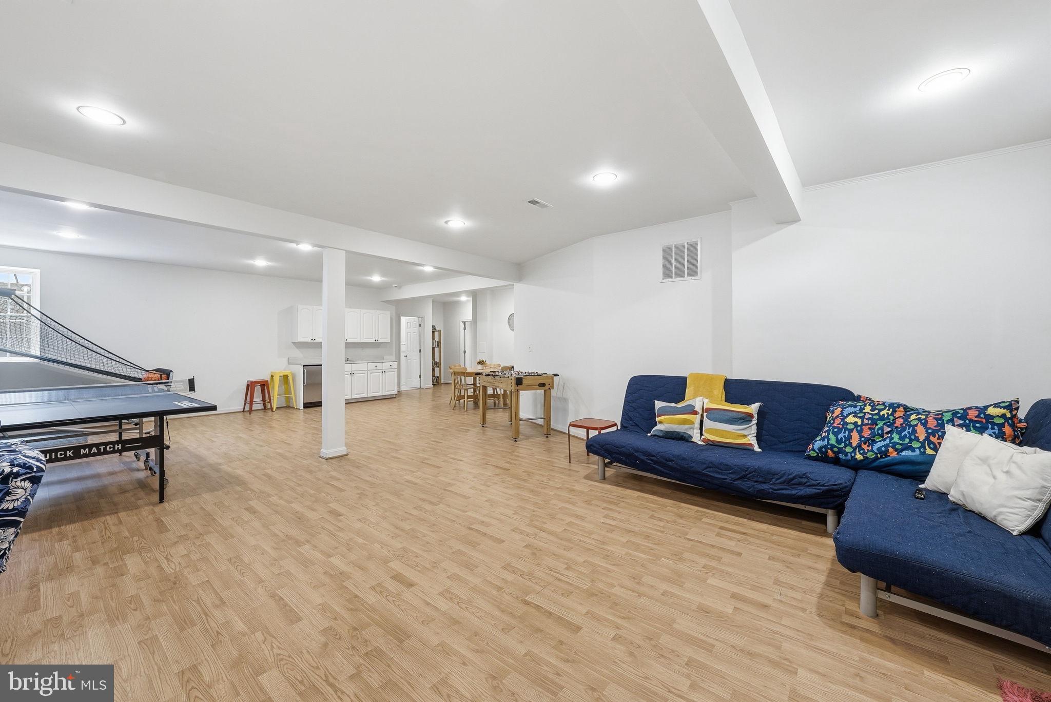 MCLEAN HUNDRED - Residential