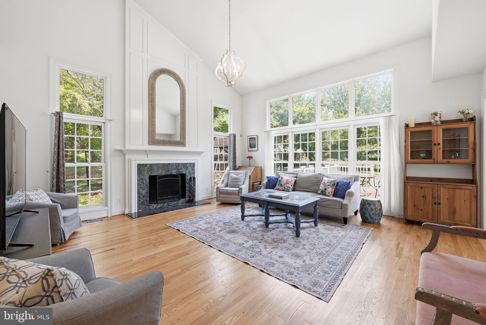 MCLEAN HUNDRED - Residential