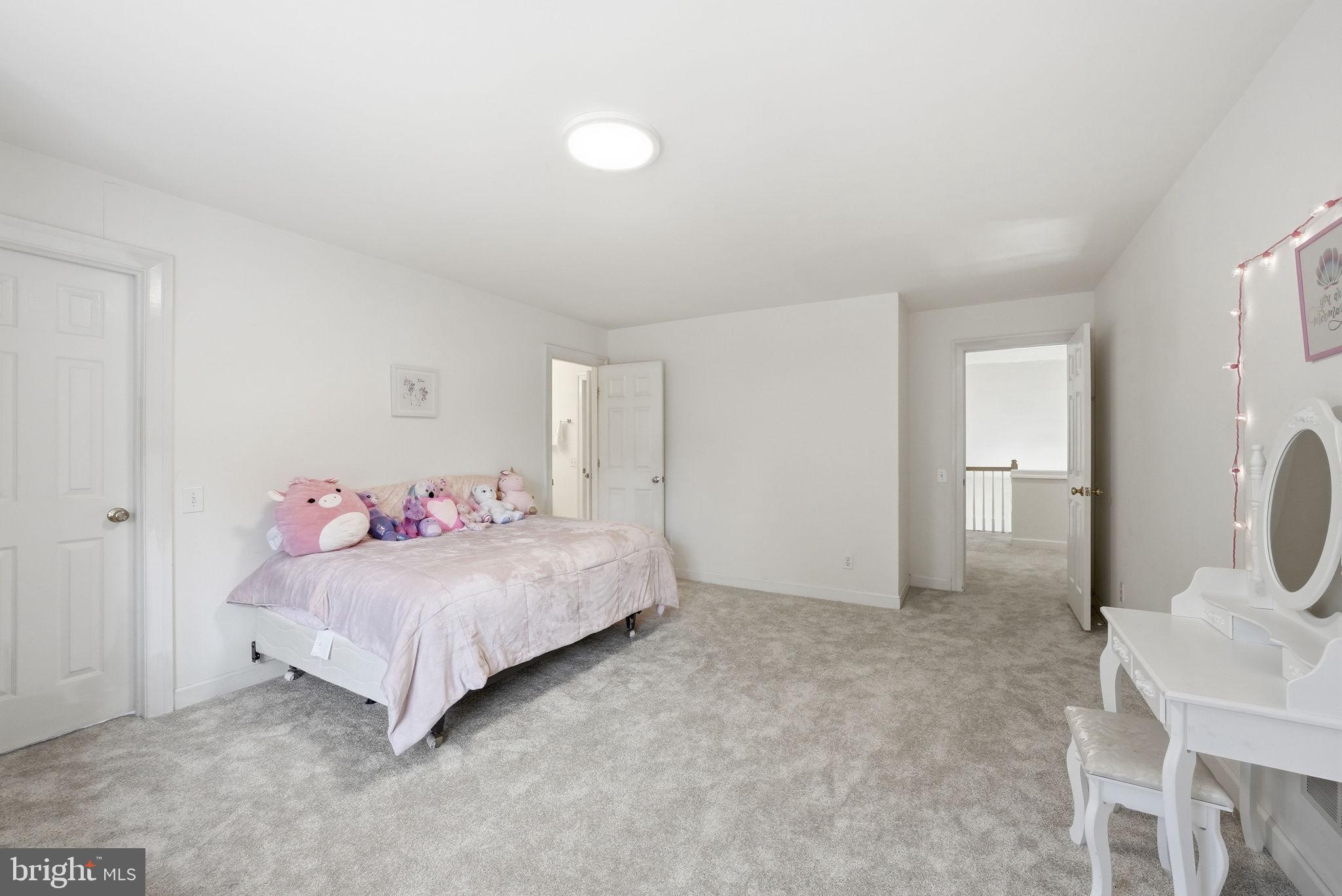 MCLEAN HUNDRED - Residential