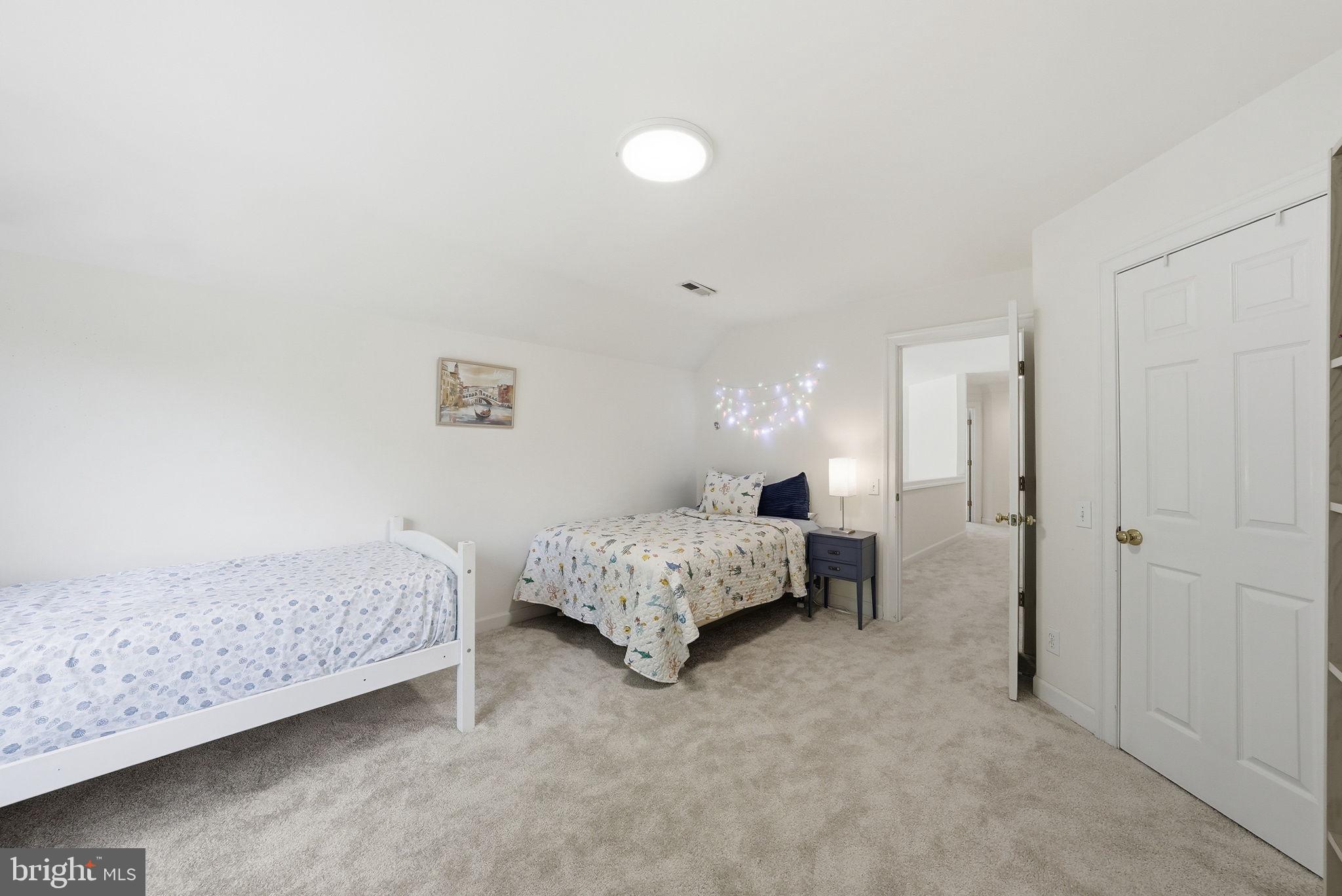 MCLEAN HUNDRED - Residential