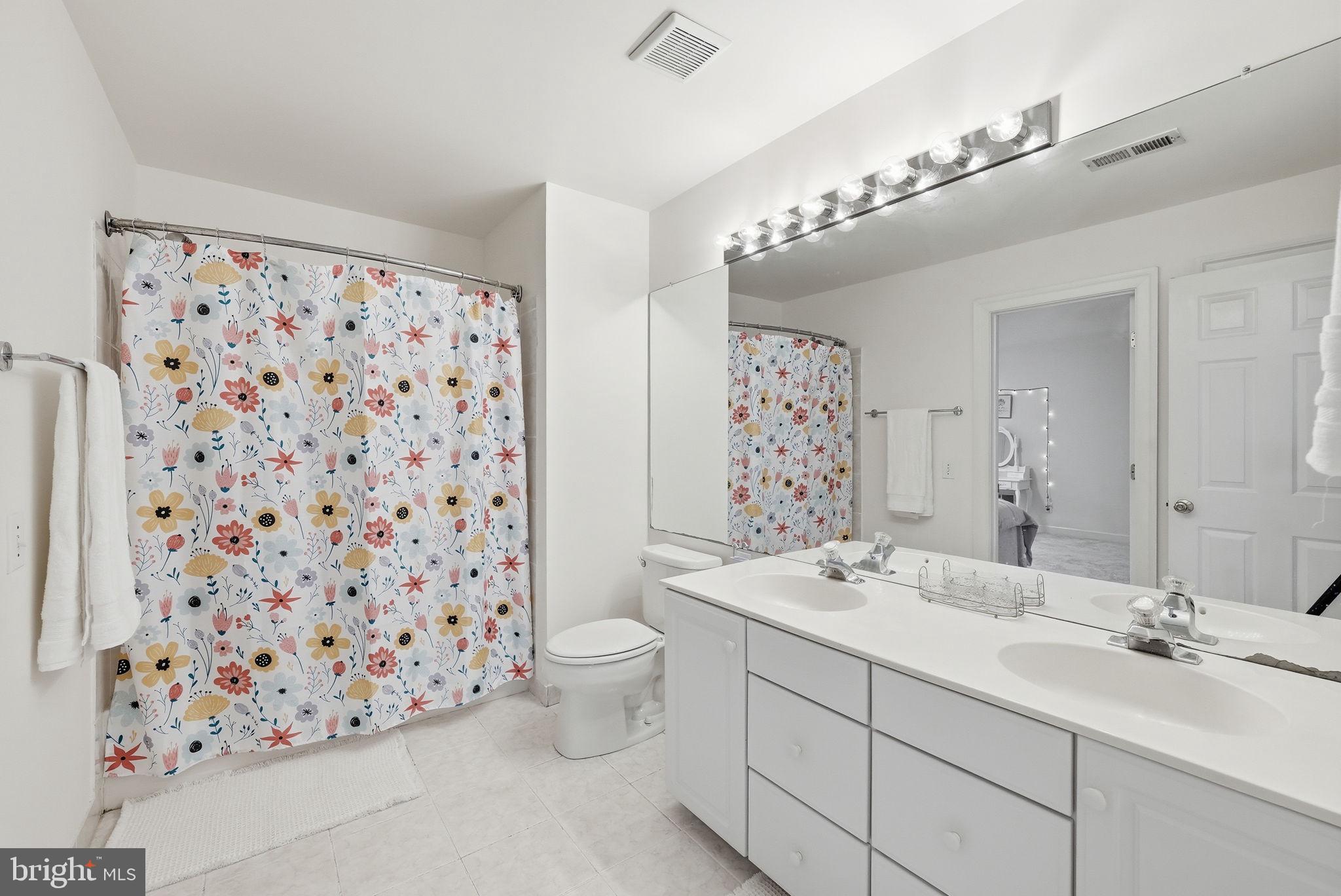 MCLEAN HUNDRED - Residential
