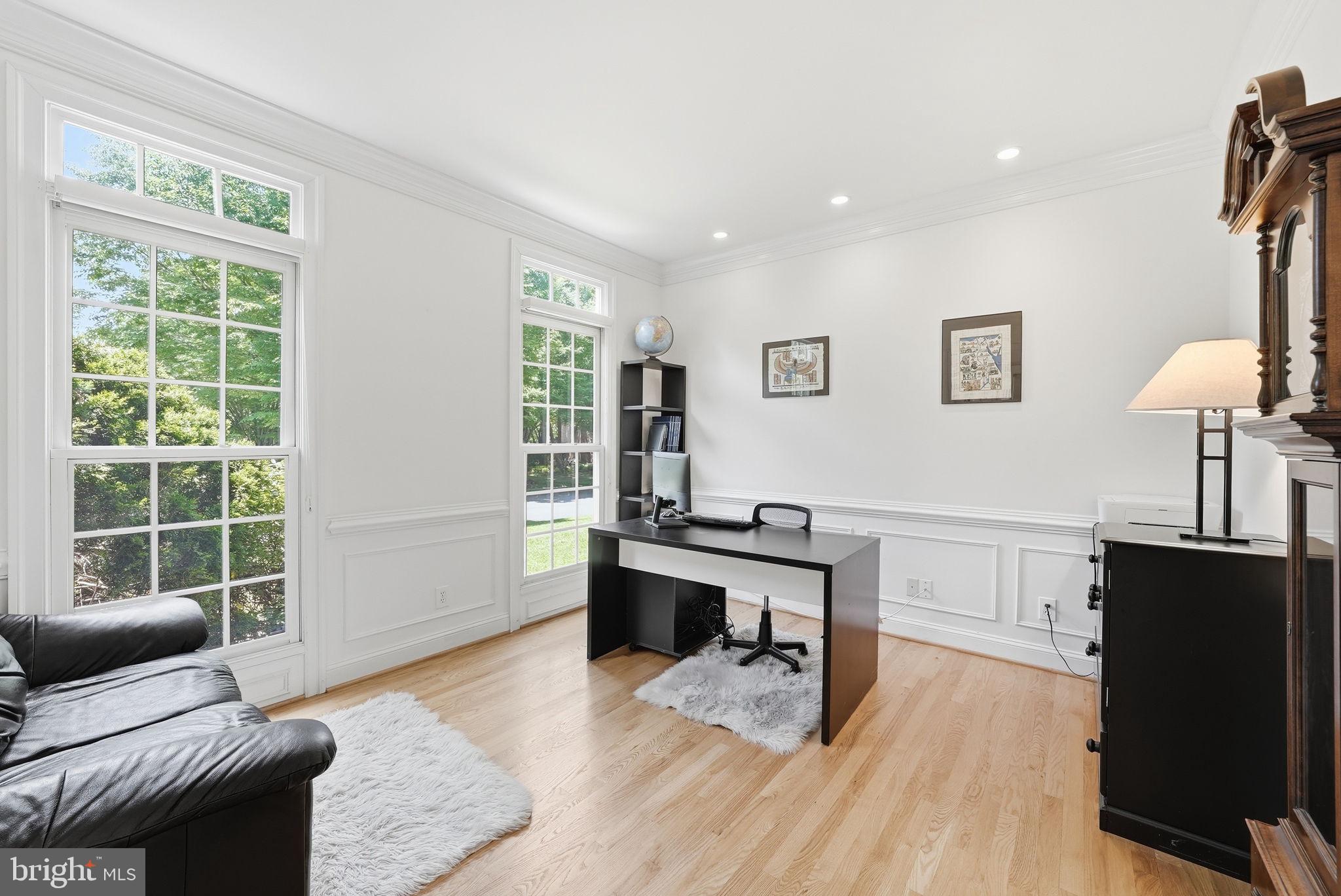 MCLEAN HUNDRED - Residential