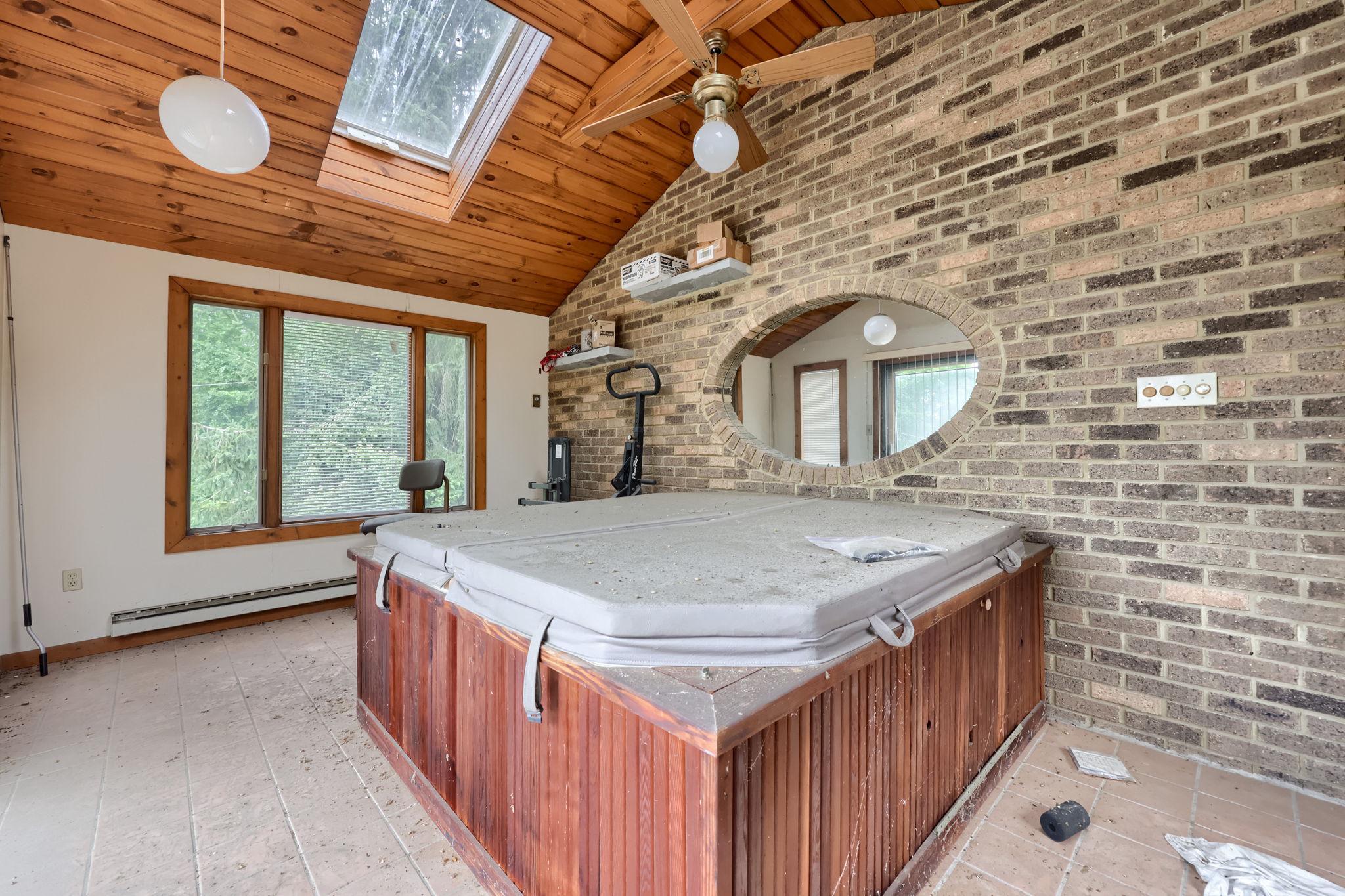 WOODRIDGE - Residential