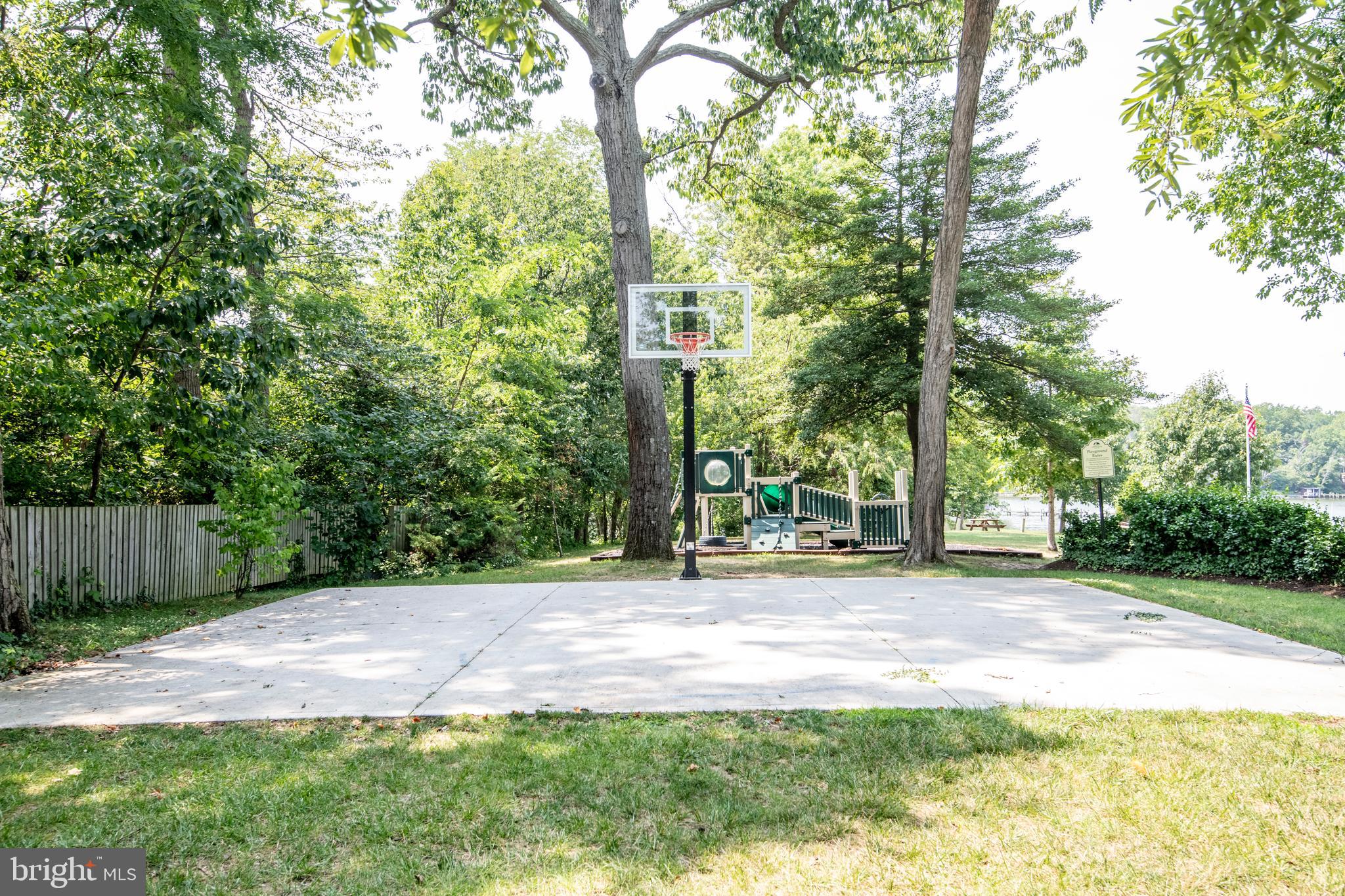 ANNAPOLIS COVE - Residential