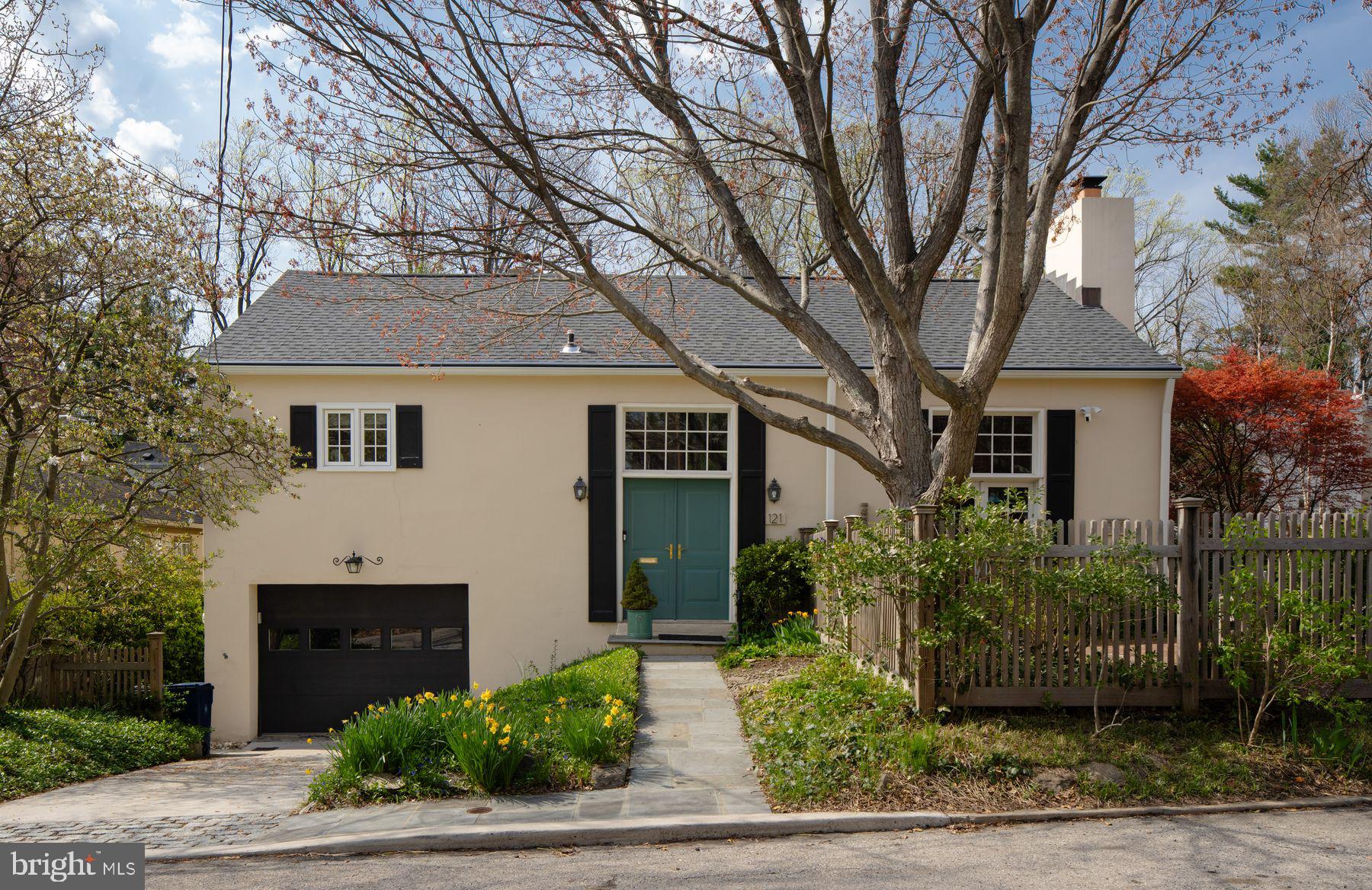 CHESTNUT HILL - Residential