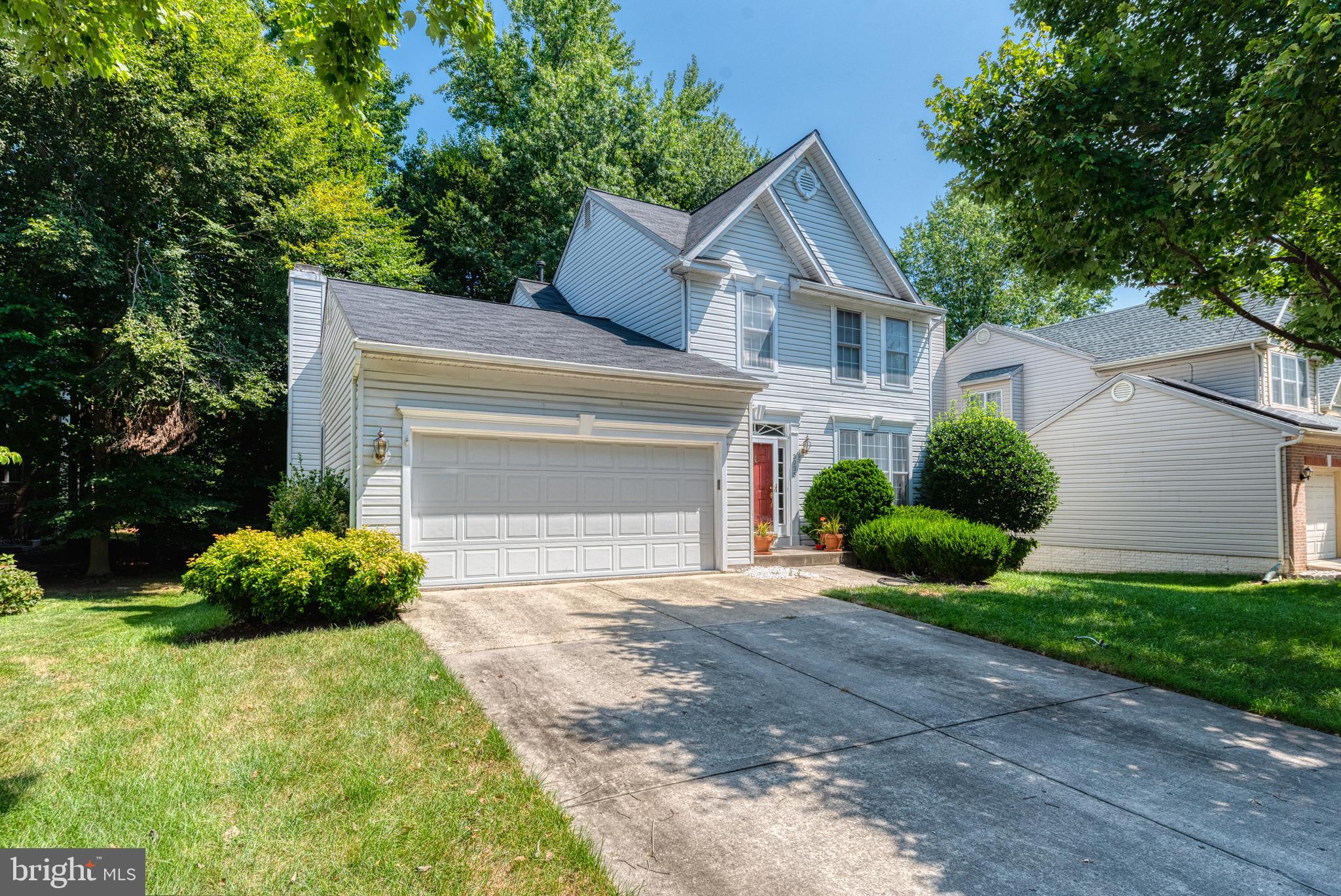 GORGEOUS THREE BED ROOM HOME, 2 PARKING GARAGE, PRIVATE DINNING AND LIVING ROOM, UPGRADED KITCHEN, BACK YARD, PRIVATE DECK, PERFECT GRILLING SPACE, PARTIALLY FINISHED BASEMENT MAKES A PERFECT SET UP FOR TABLE TENNIS OR STORAGE, CARPETED BEDROOMS ALL ABOVE GRADE. SCHEDULE YOUR SHOWING TODAY!!!!!!