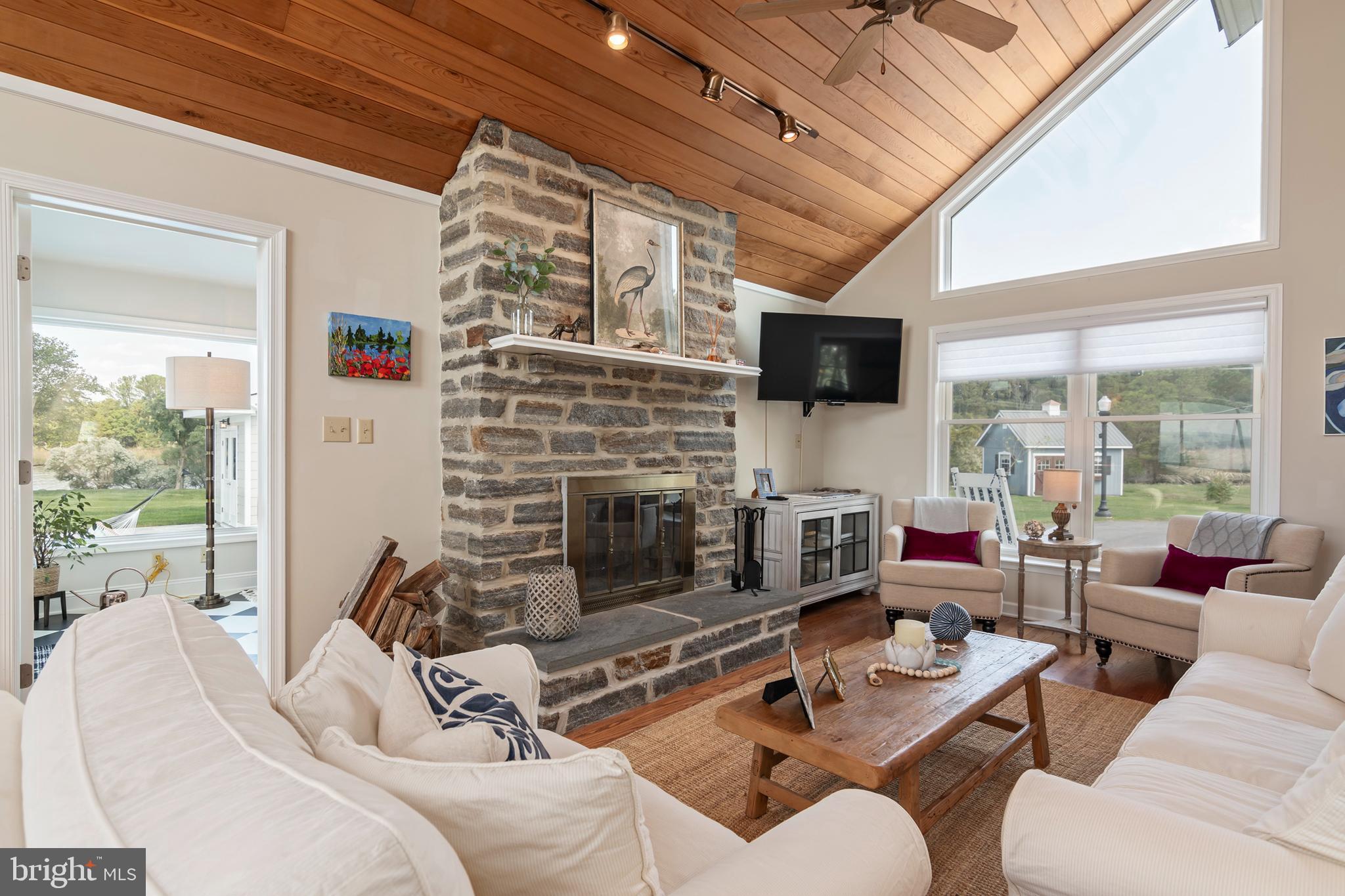 FERRY POINT - Residential