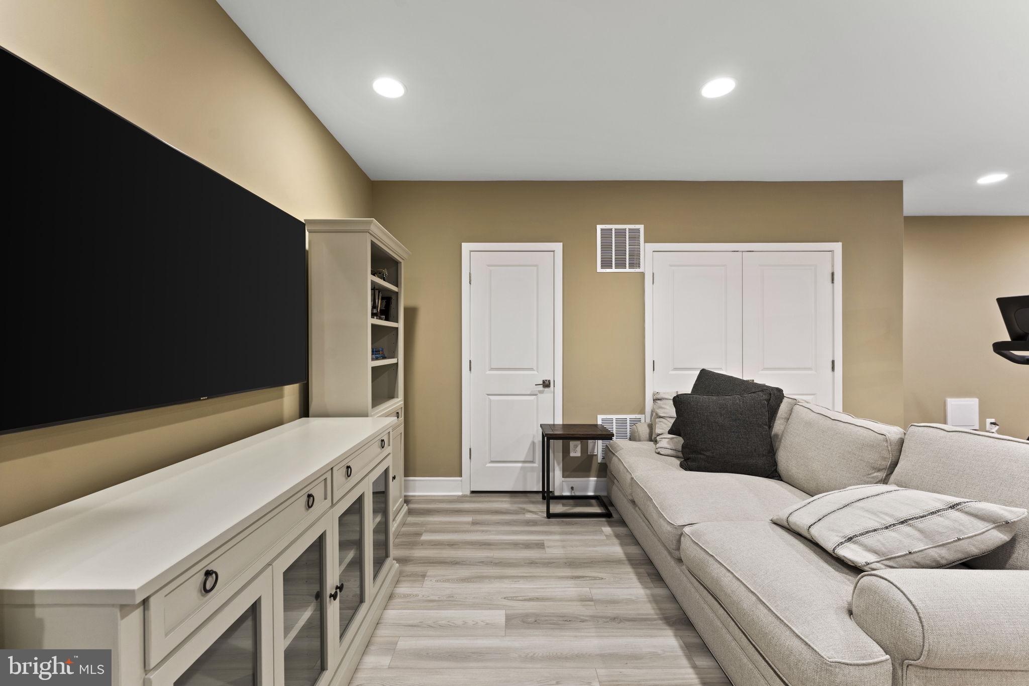 BRAMBLETON LANDBAY - Residential