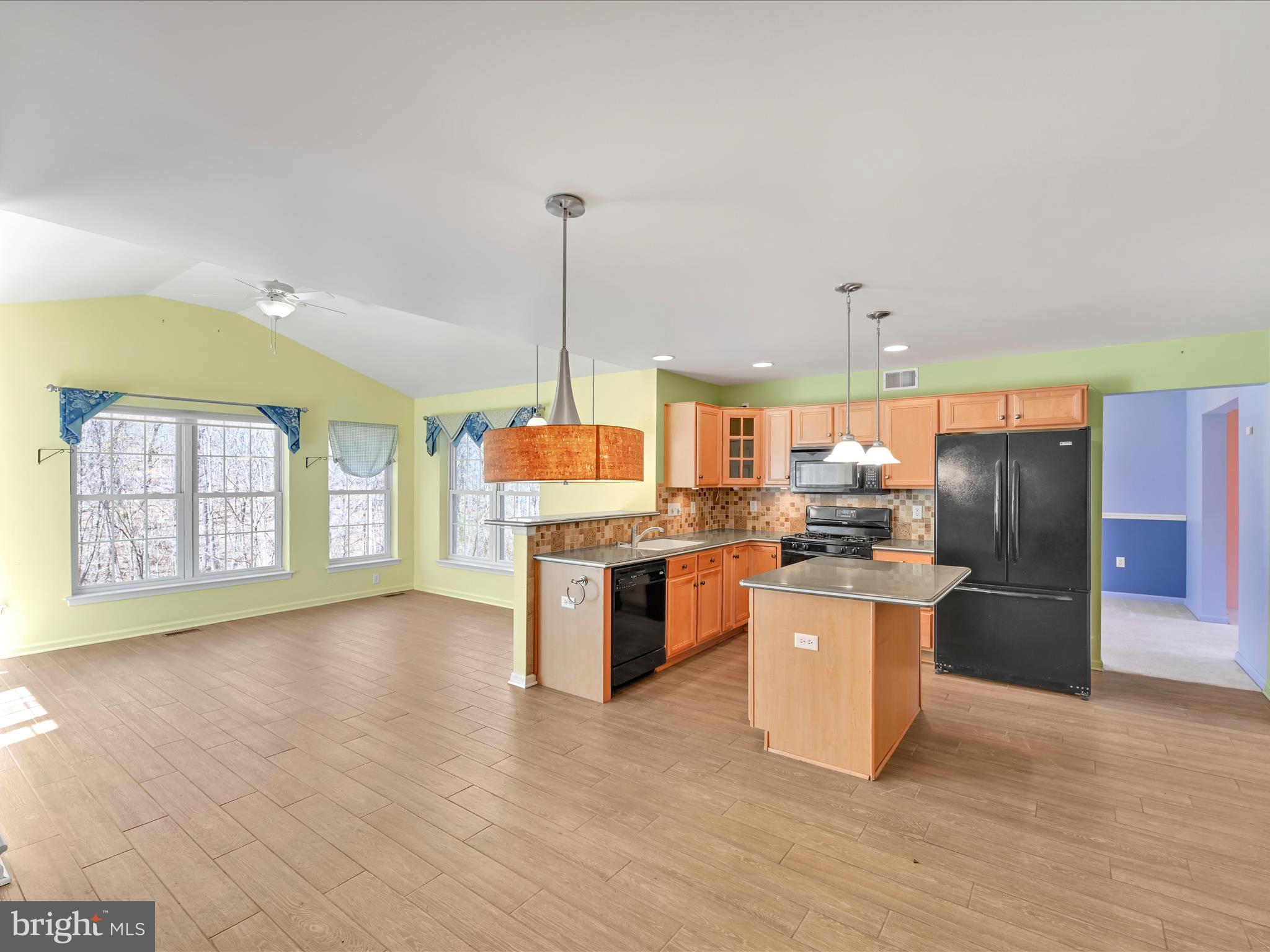 PINE RIDGE VILLAGE - Residential