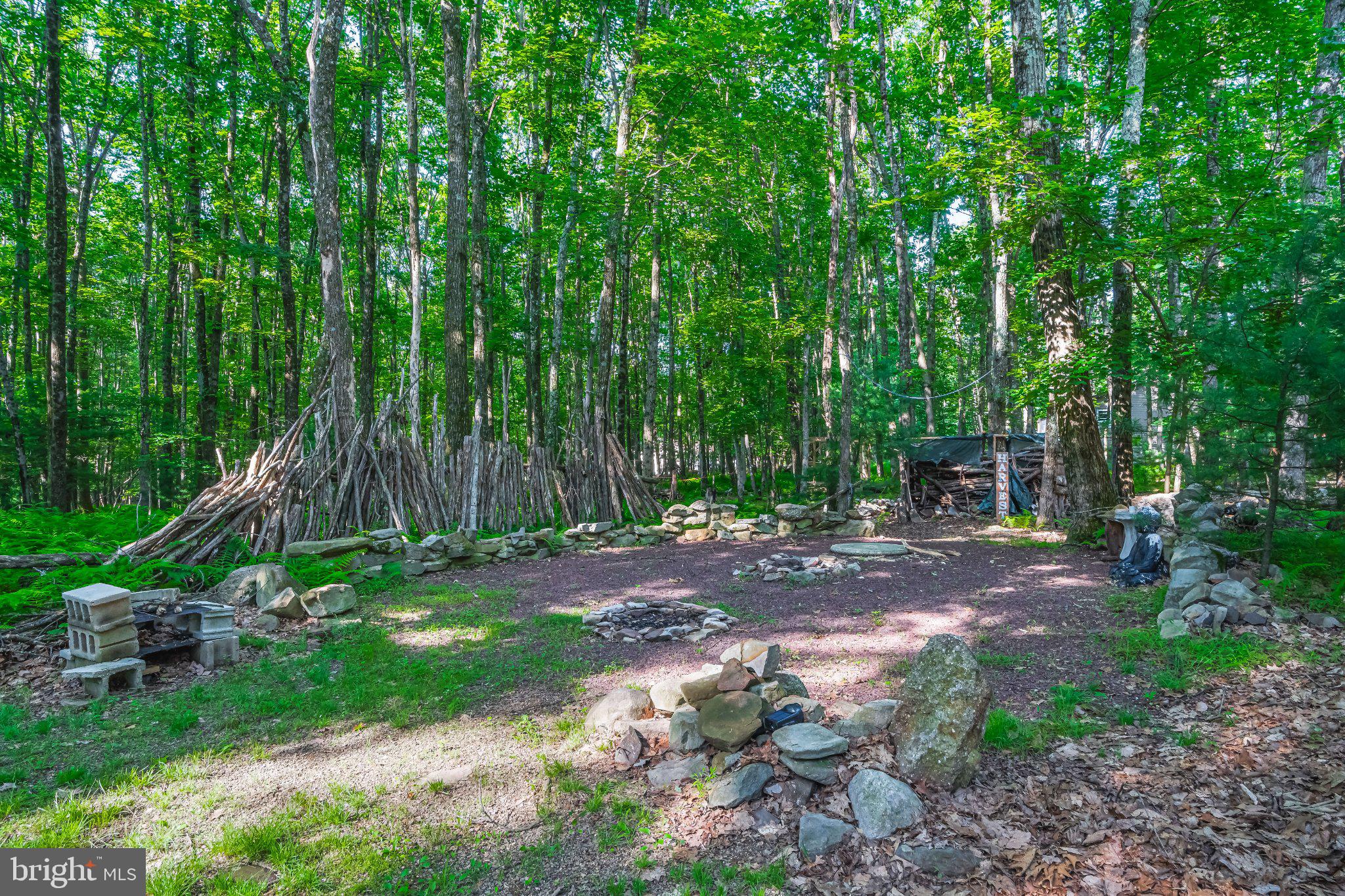 ROBIN HOOD LAKES - Residential