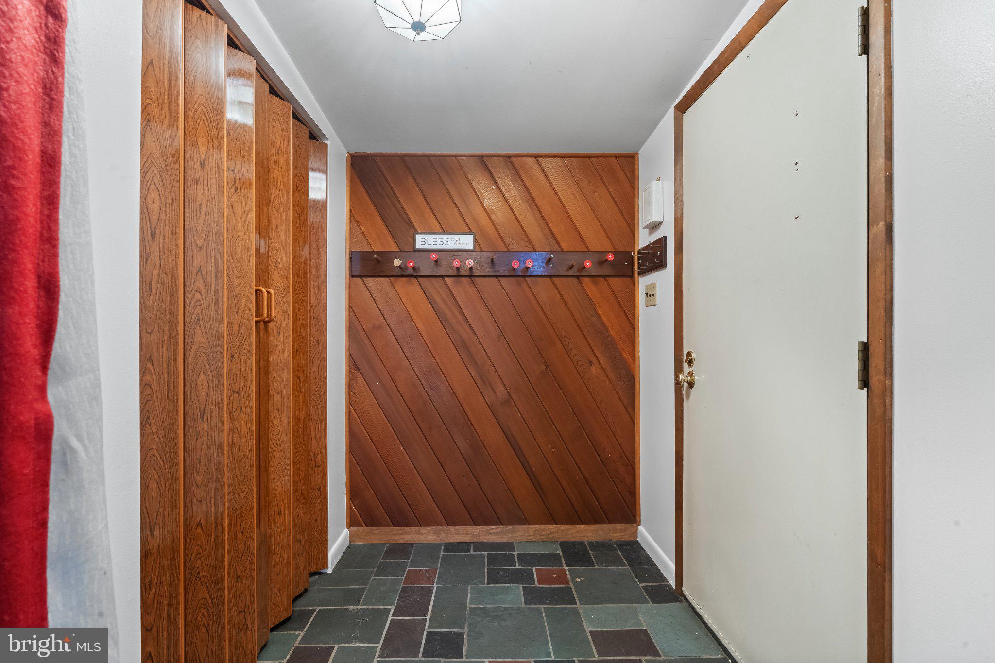ROBIN HOOD LAKES - Residential