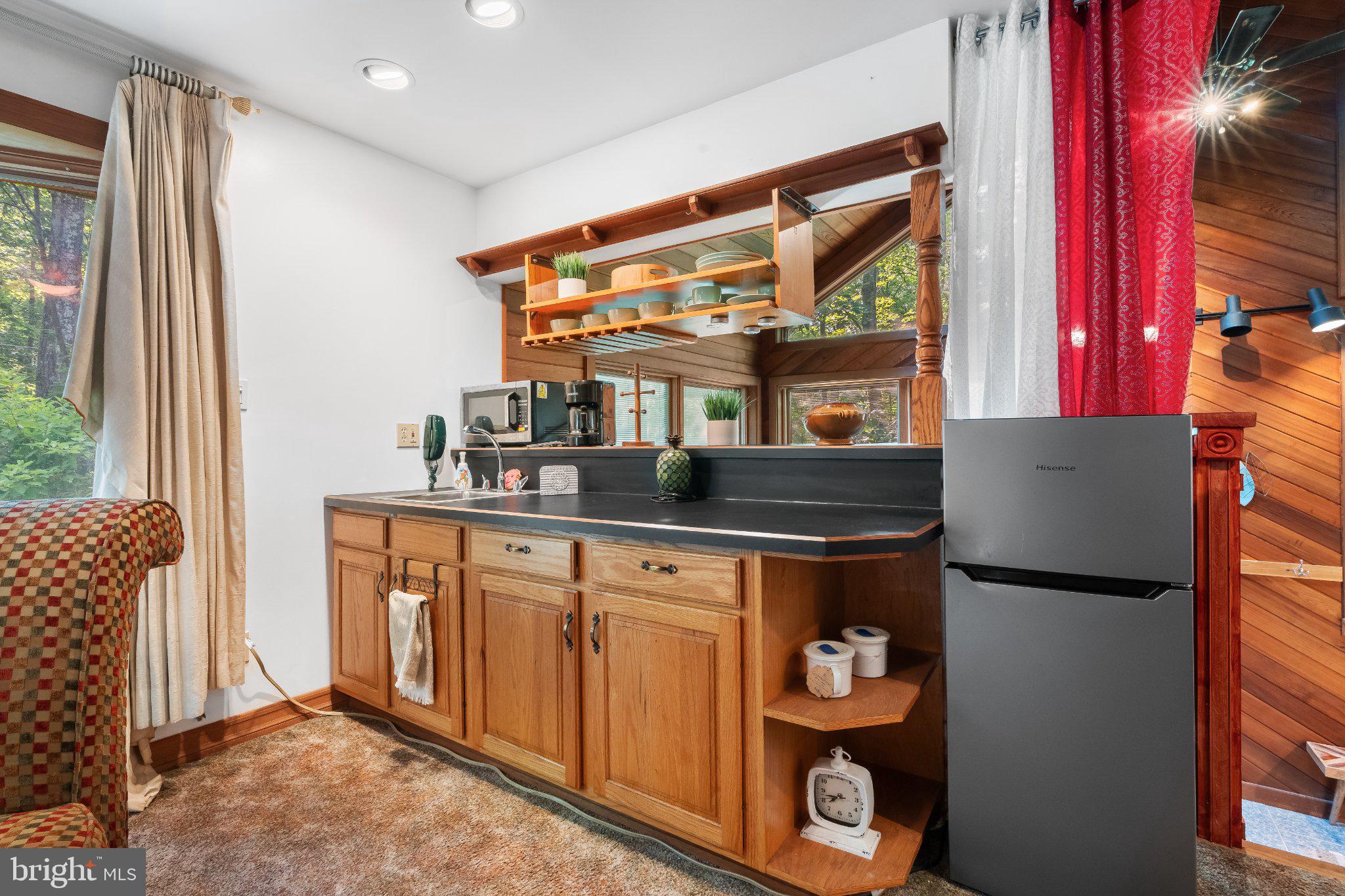 ROBIN HOOD LAKES - Residential