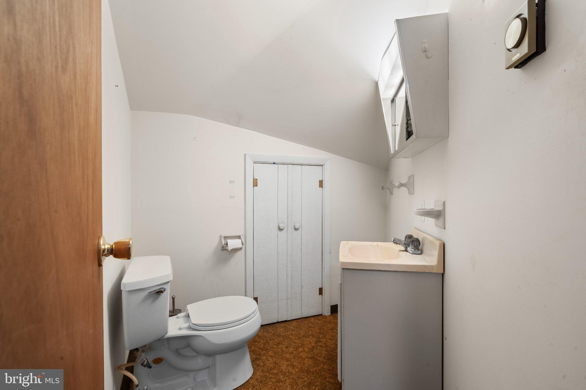 ROBIN HOOD LAKES - Residential
