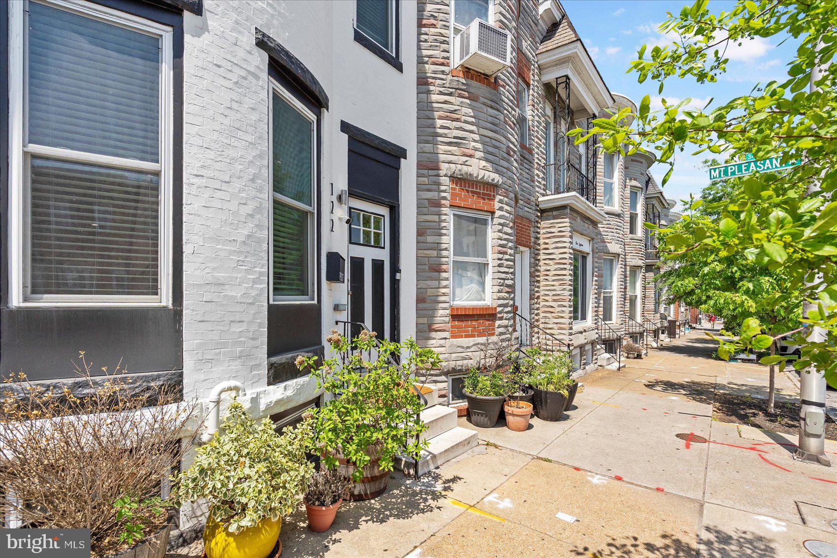 HIGHLANDTOWN - Residential