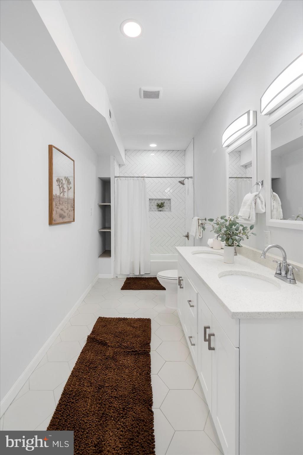 HIGHLANDTOWN - Residential