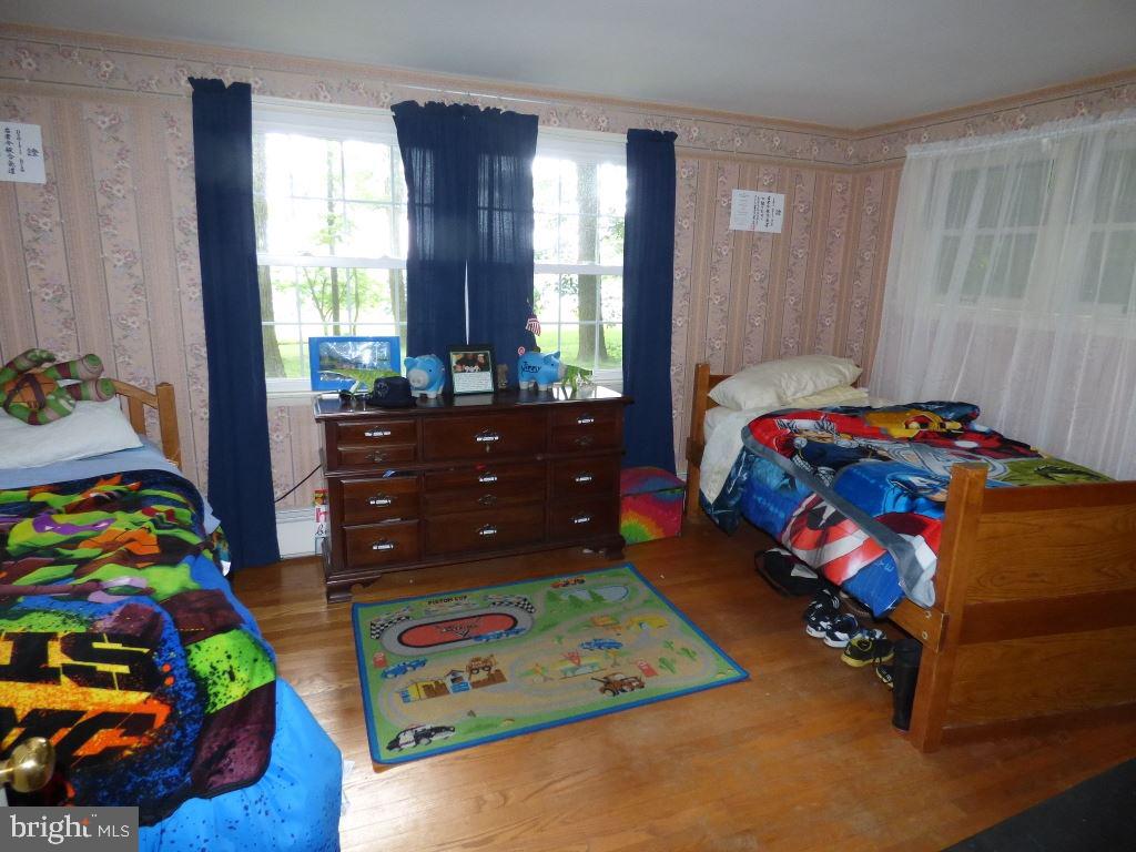 LOWER WINDSOR - Residential