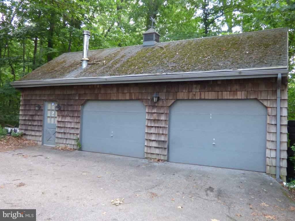 LOWER WINDSOR - Residential