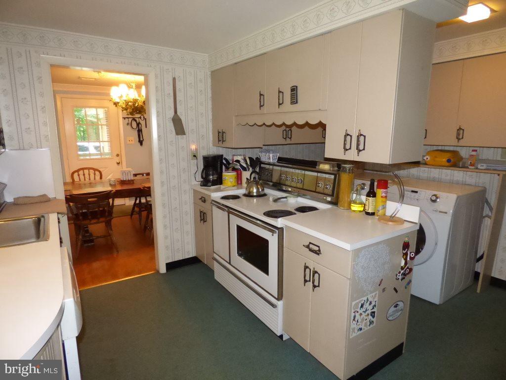 LOWER WINDSOR - Residential