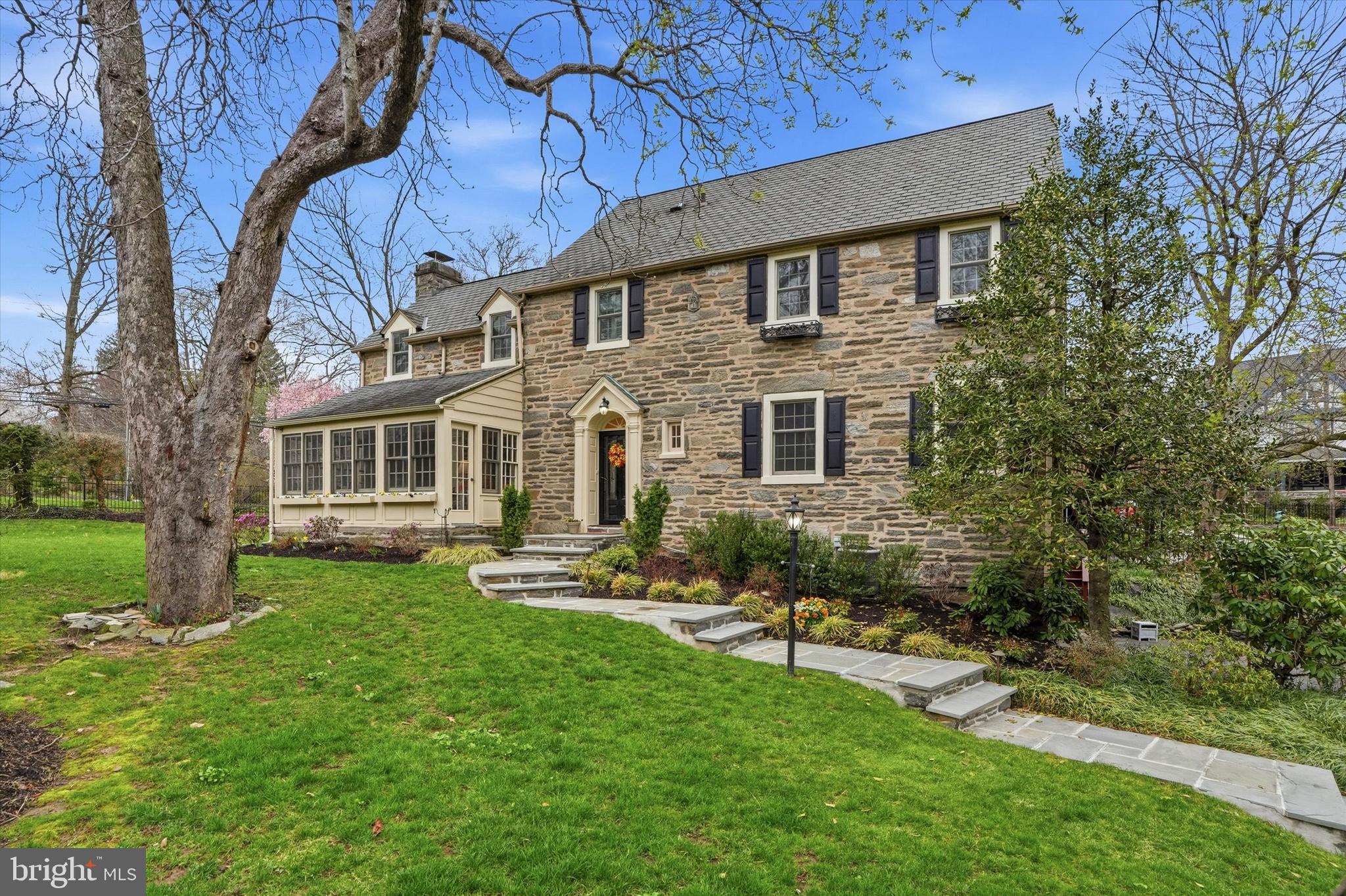 WYNNEWOOD PLAZA - Residential
