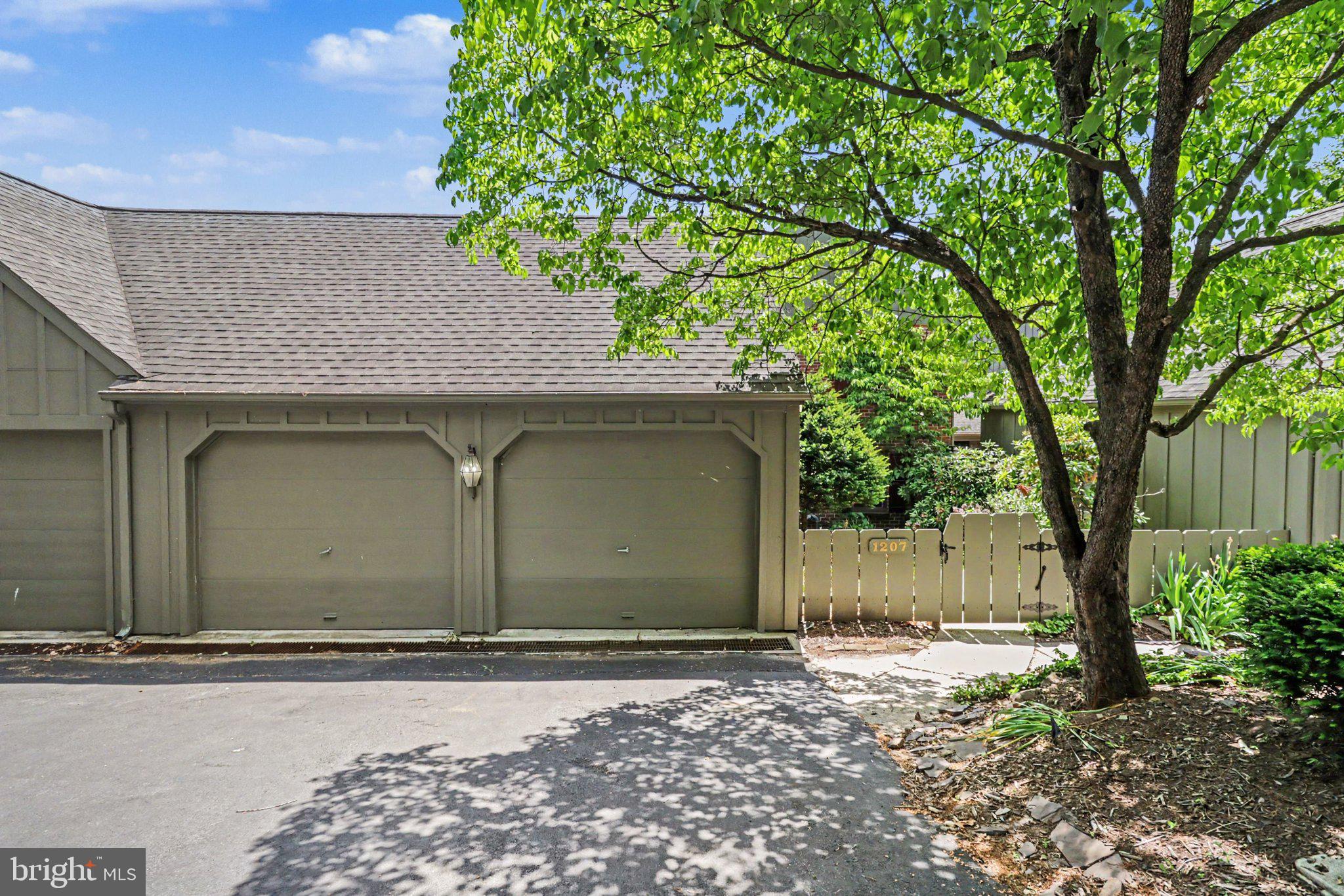 OAKMONT - Residential