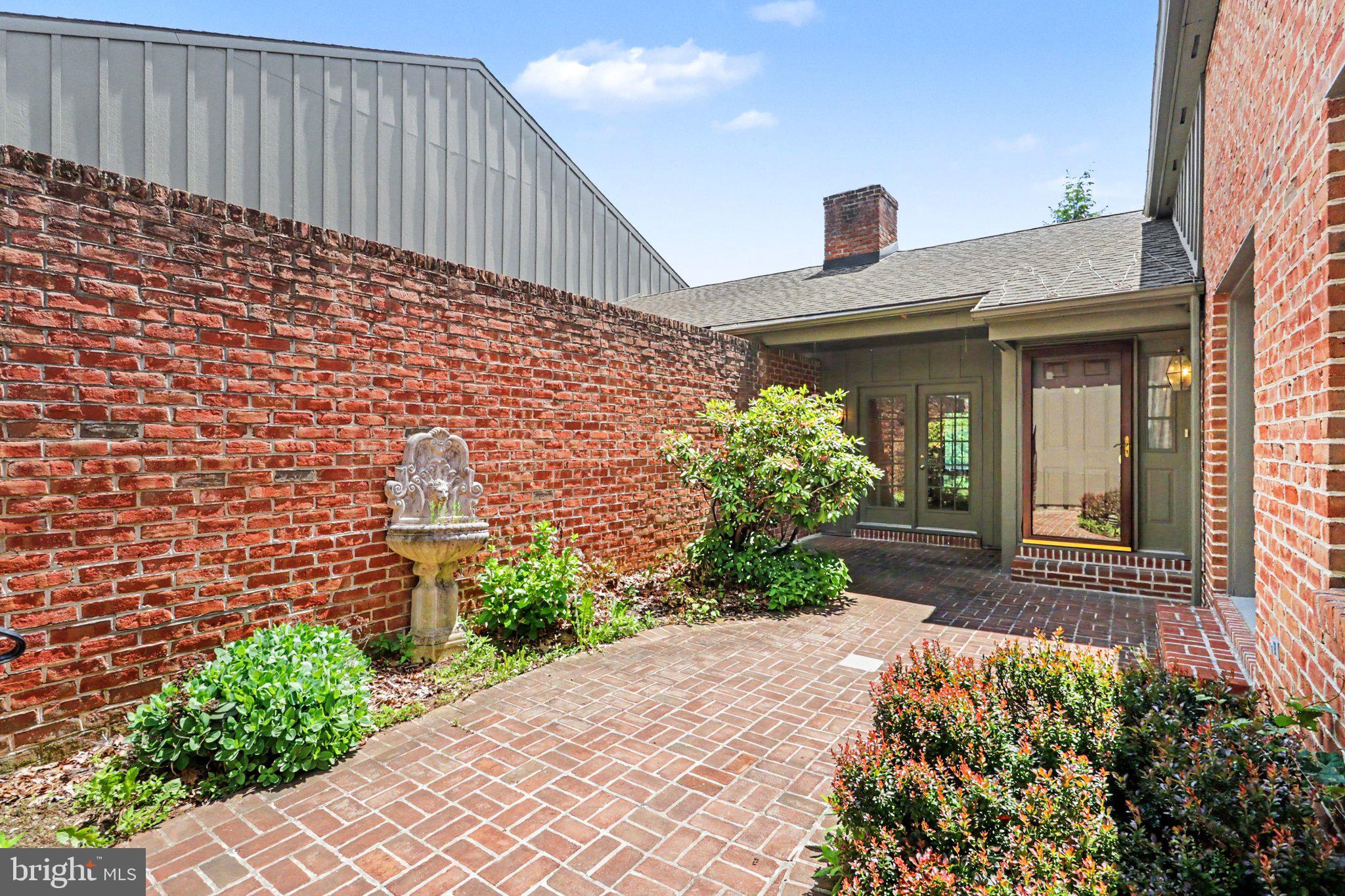 OAKMONT - Residential