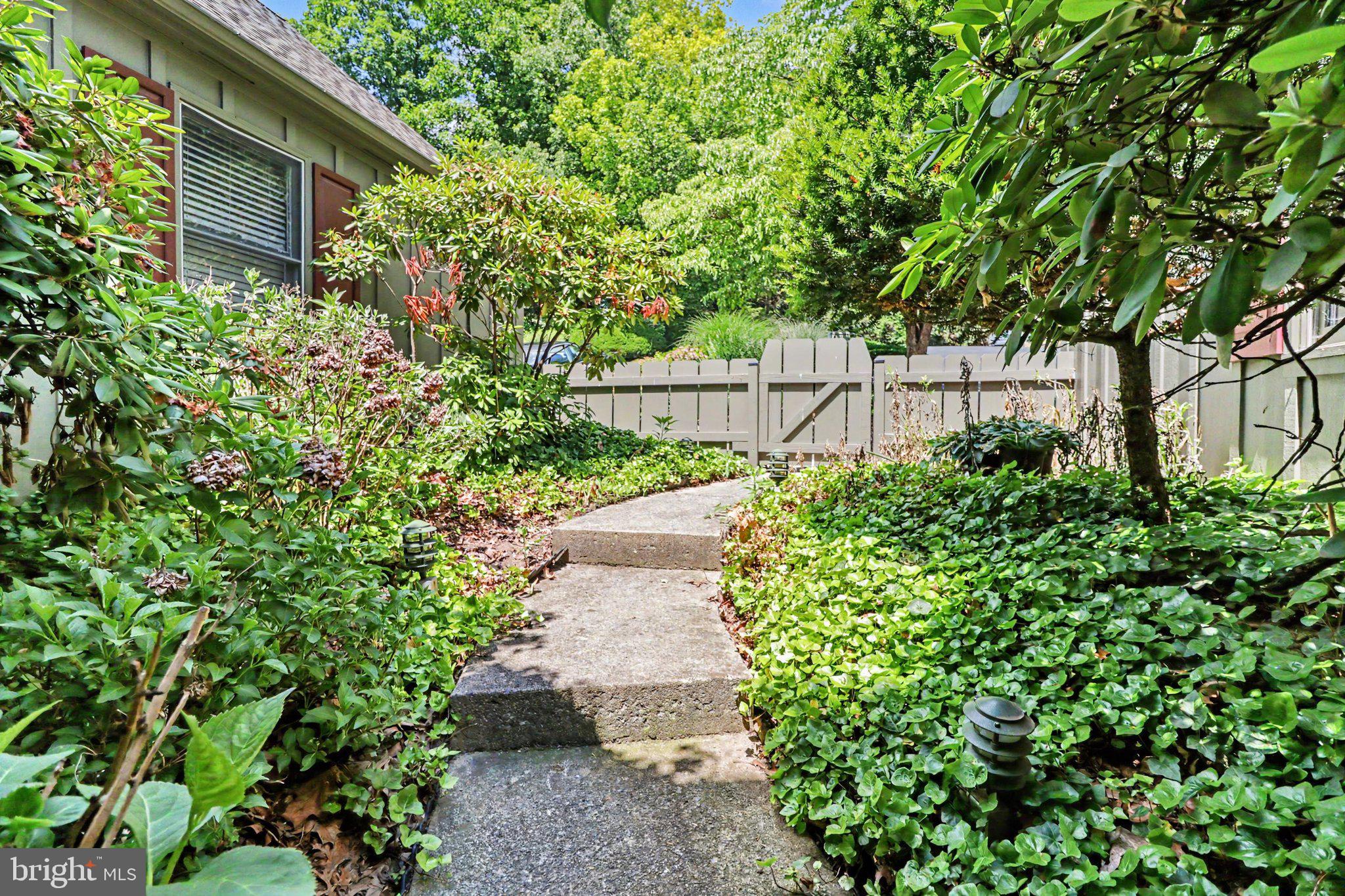 OAKMONT - Residential