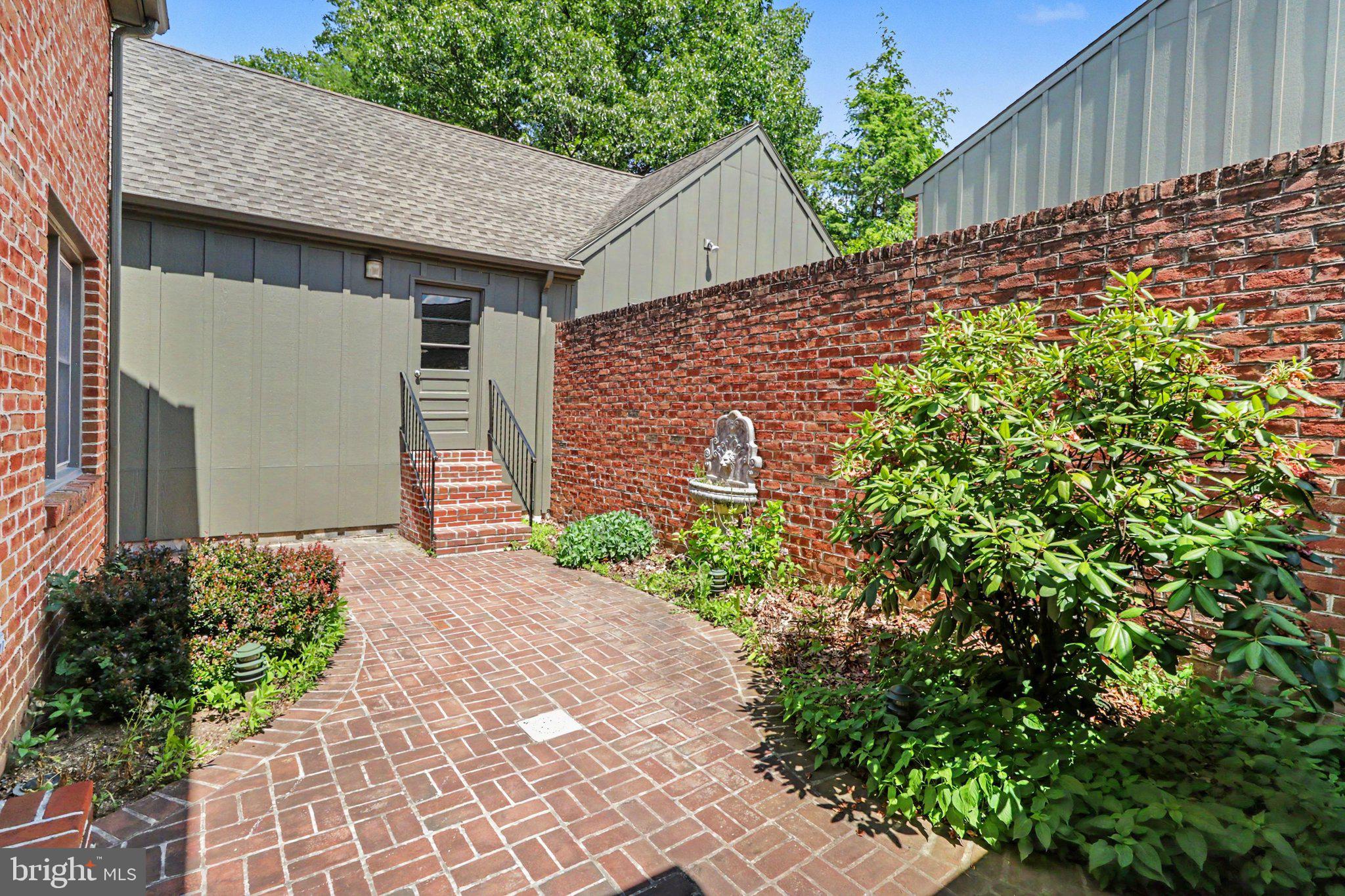 OAKMONT - Residential