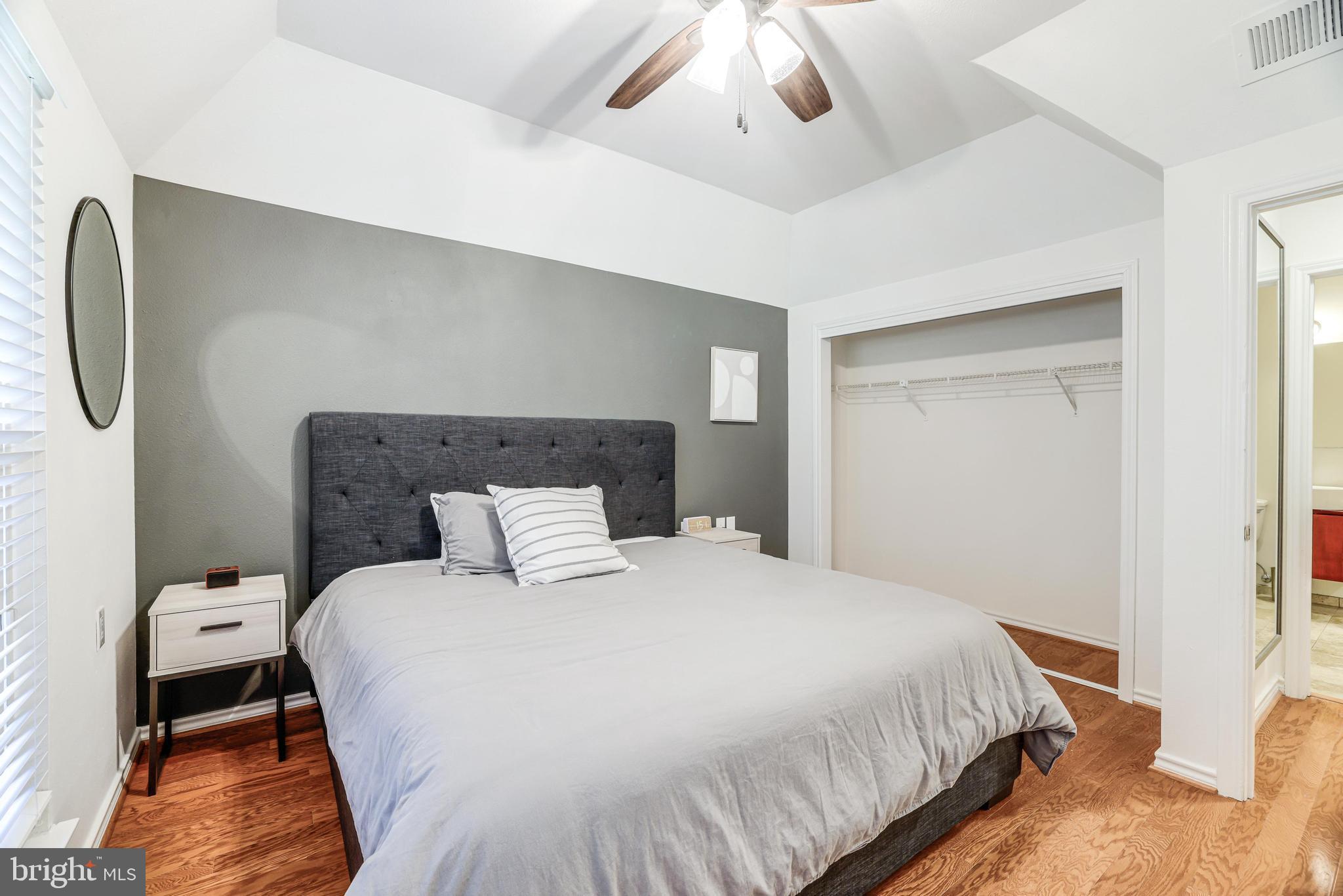 PENDERBROOK SQUARE CONDOMINIUMS - Residential Lease