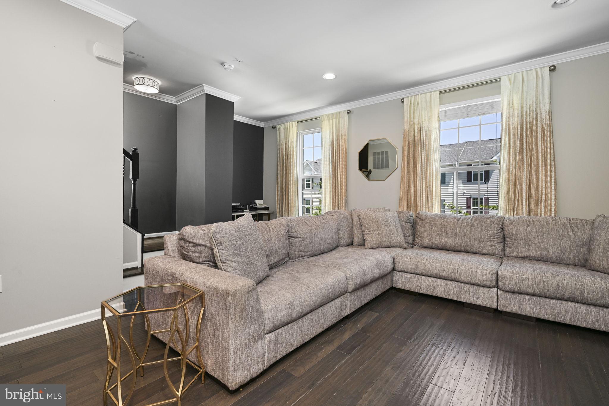 WASHINGTON SQUARE - Residential