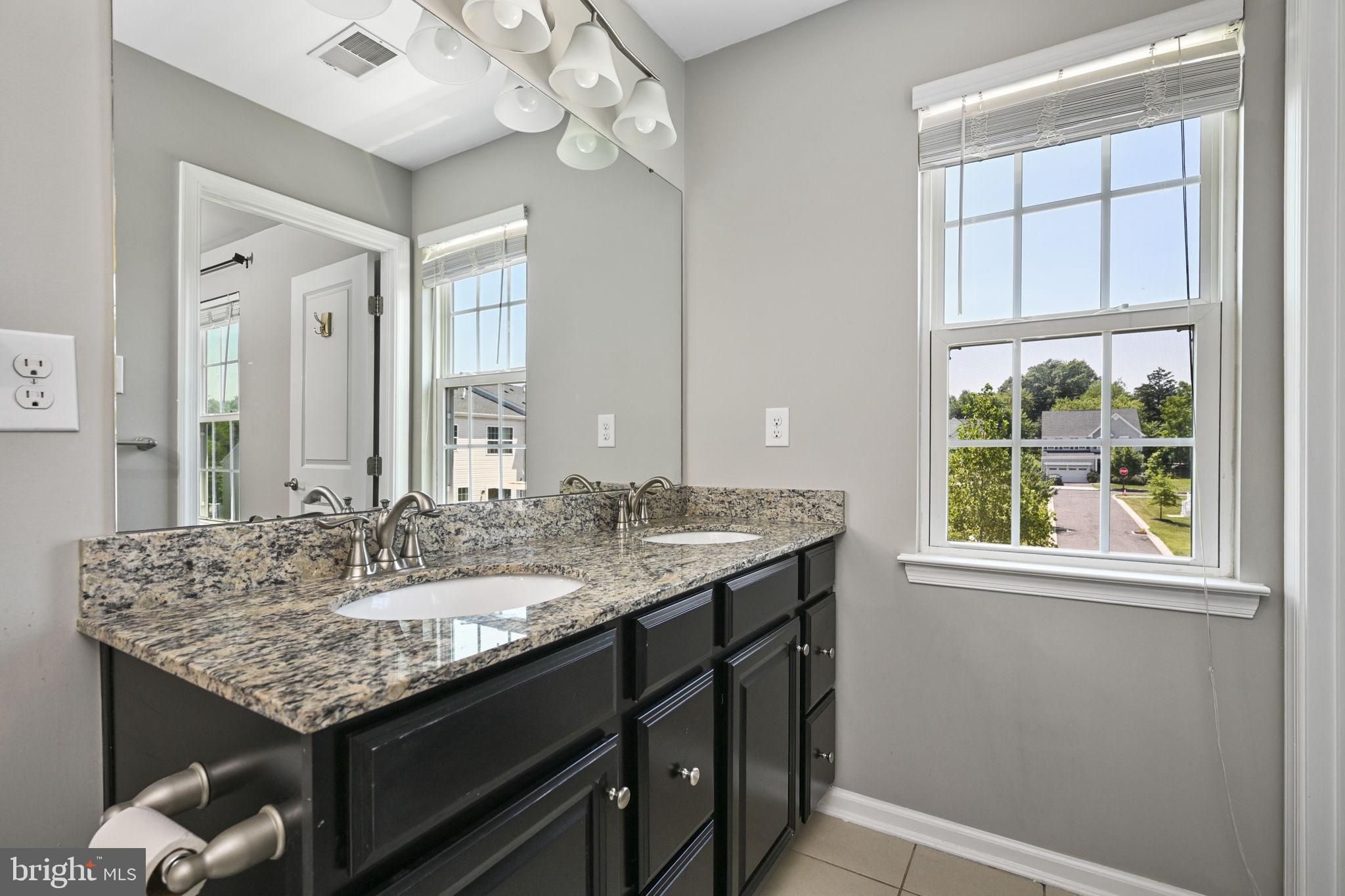 WASHINGTON SQUARE - Residential