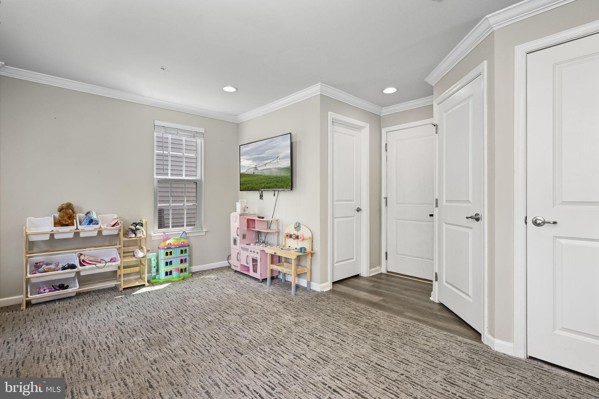 WASHINGTON SQUARE - Residential
