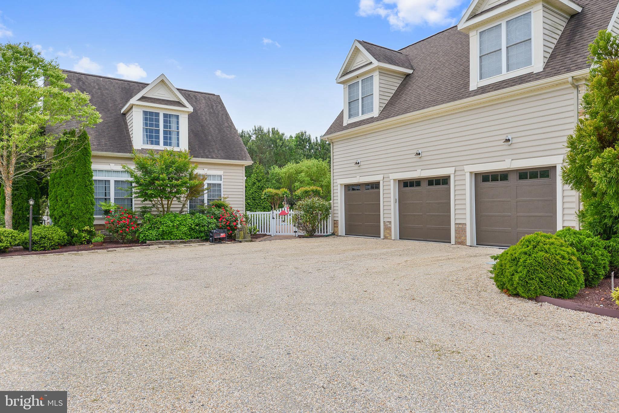 INDIAN CREEK - Residential