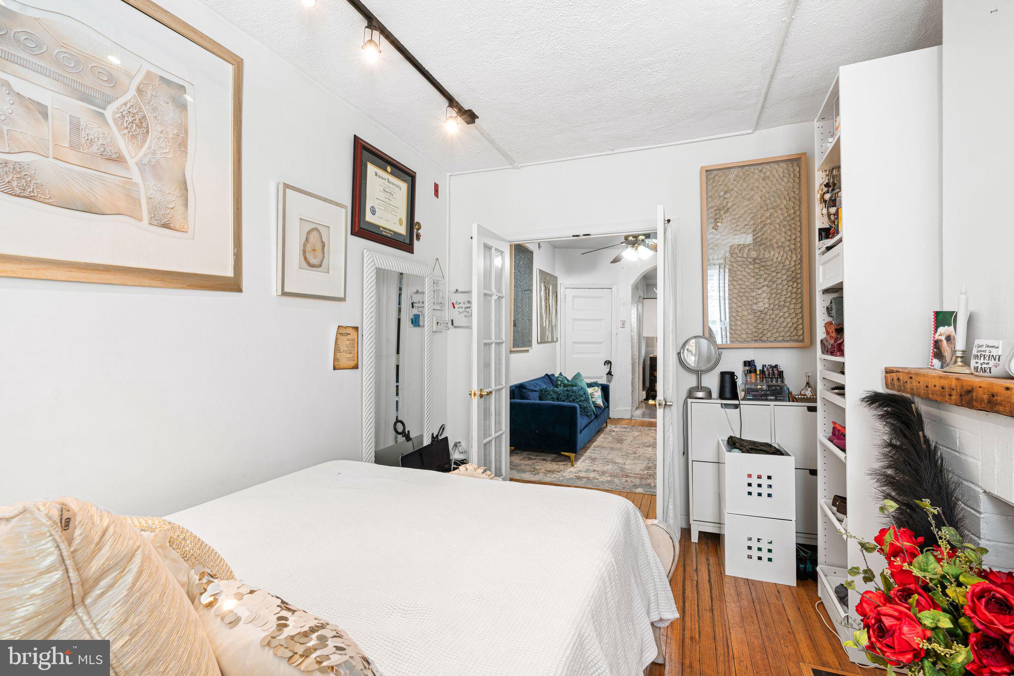 CENTER CITY - Residential Income