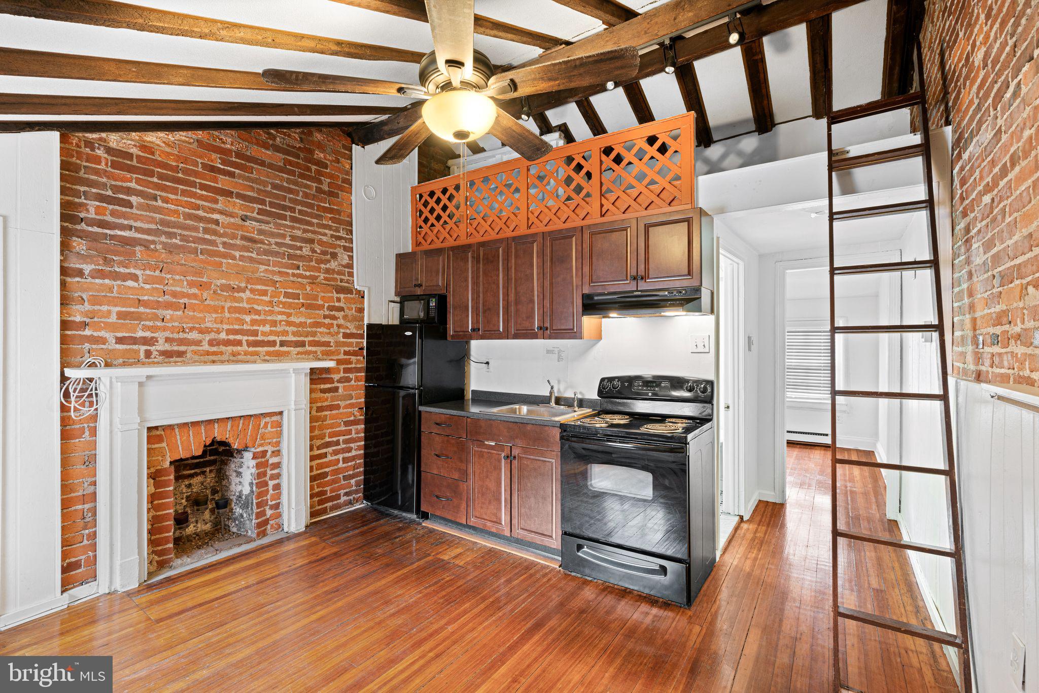 CENTER CITY - Residential Income