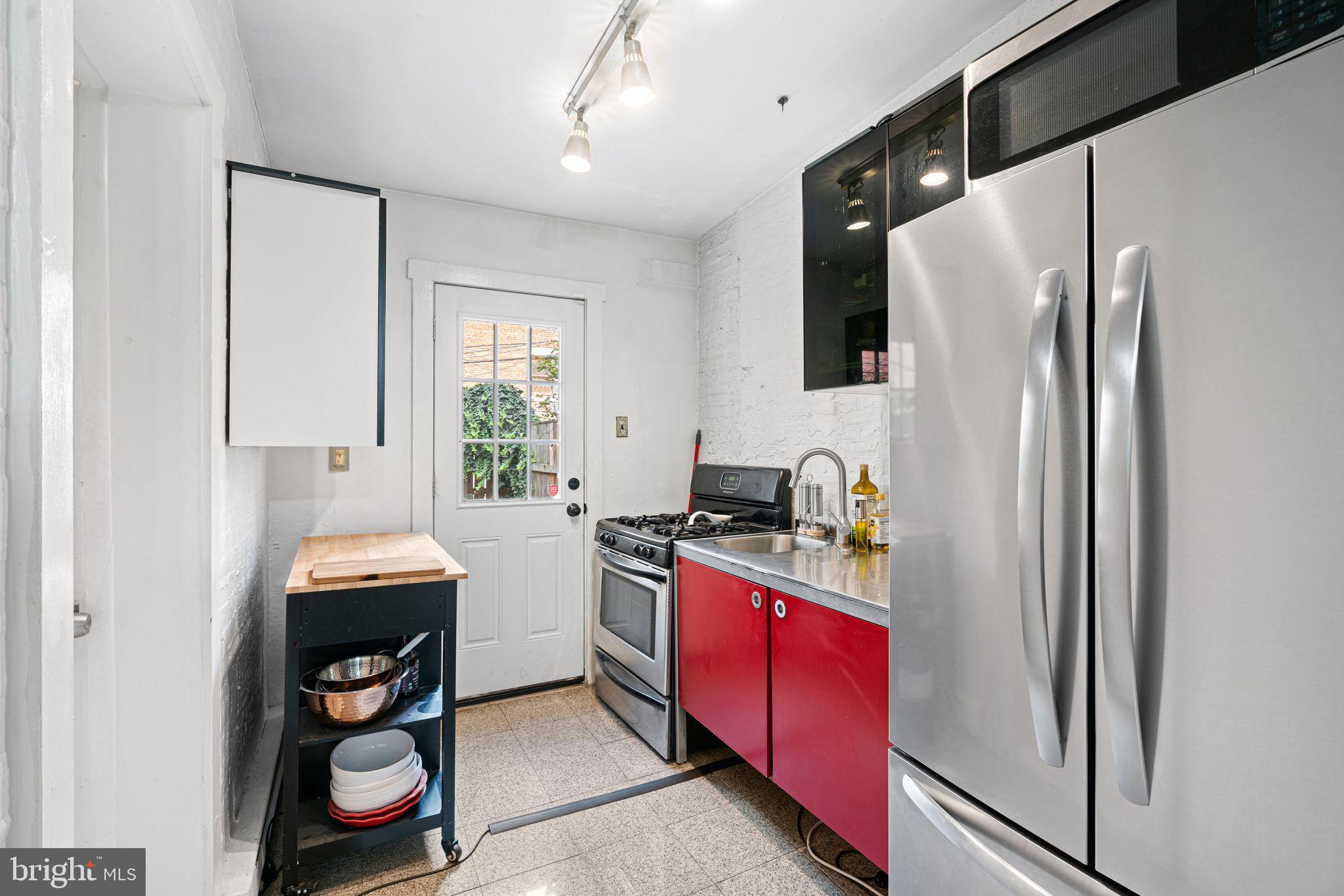 CENTER CITY - Residential Income