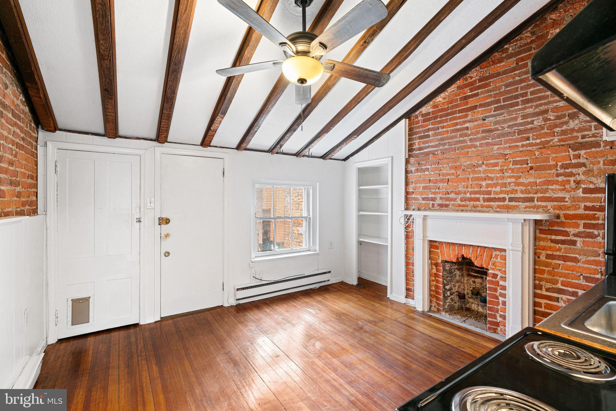 CENTER CITY - Residential Income