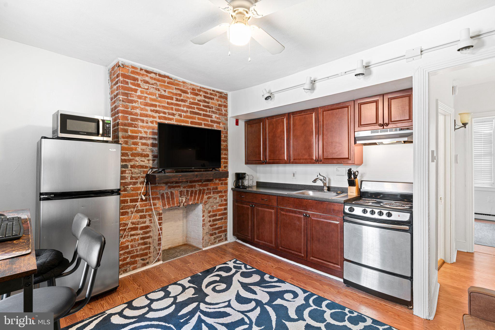CENTER CITY - Residential Income