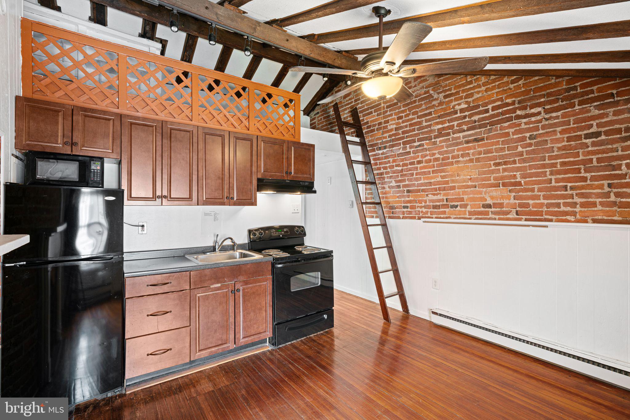 CENTER CITY - Residential Income