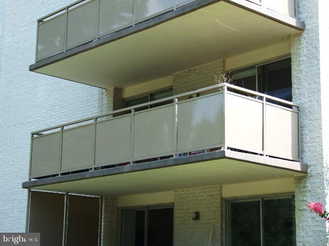 LAKESIDE TERRACE - Residential