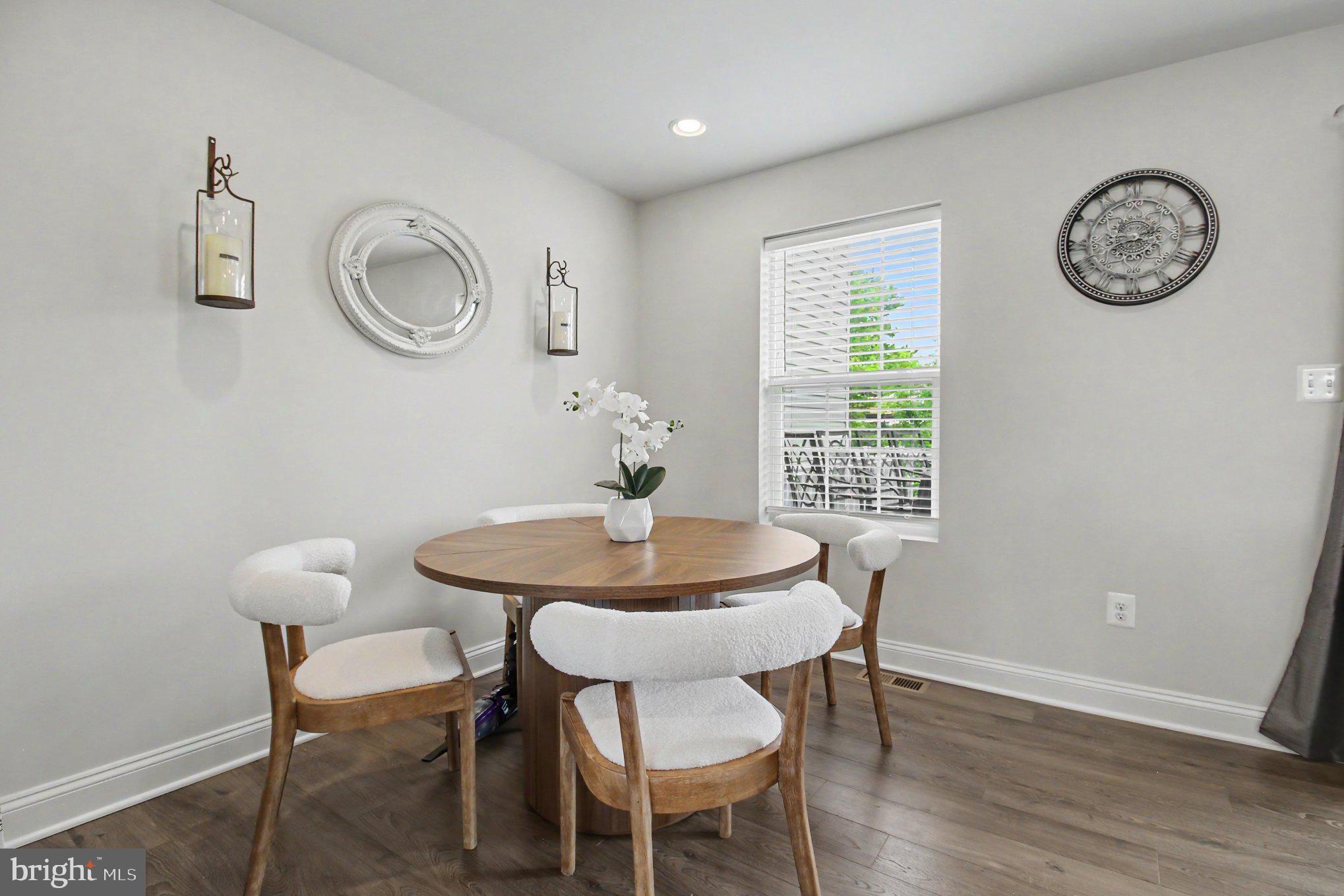 RAVENHURST GLEN - Residential