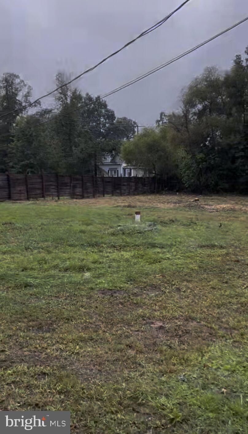 THOMPSON FARMS - Land