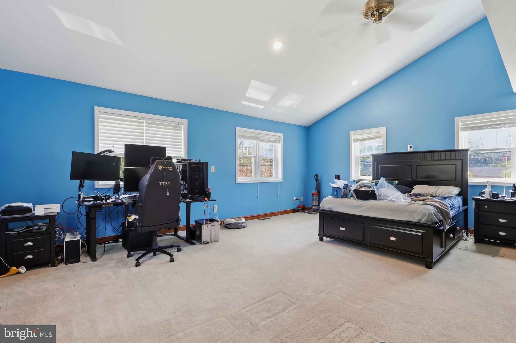 ROSLYN - Residential