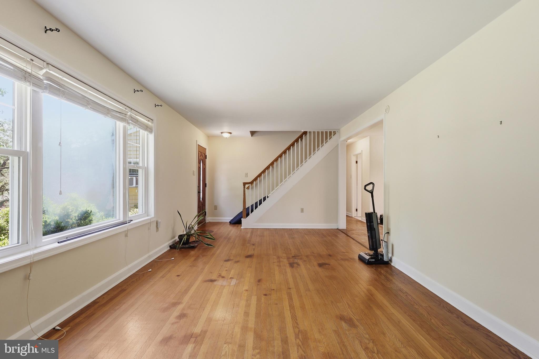 ROSLYN - Residential