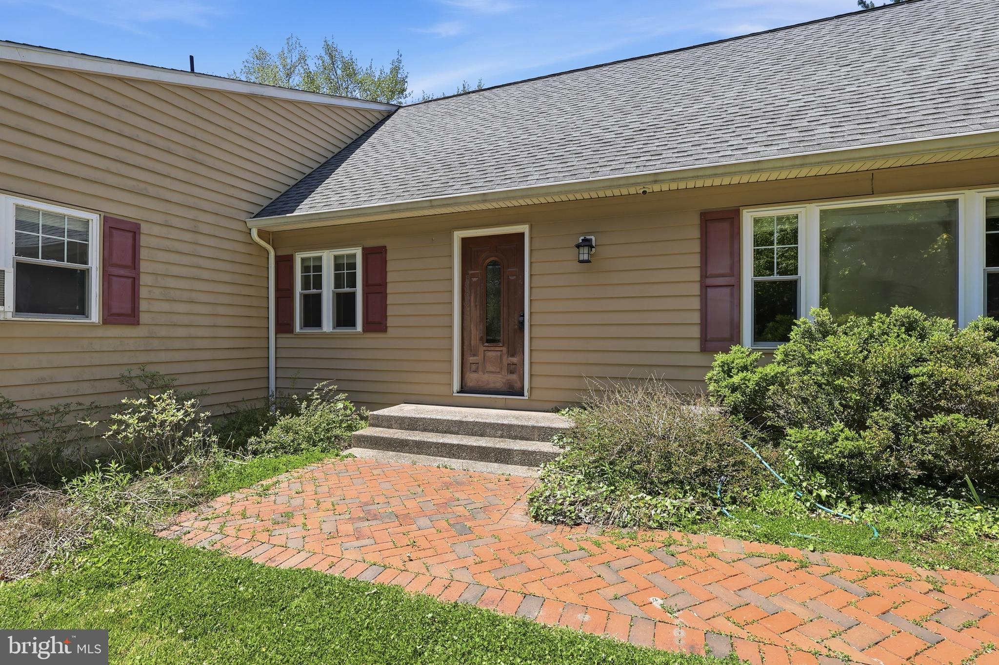ROSLYN - Residential