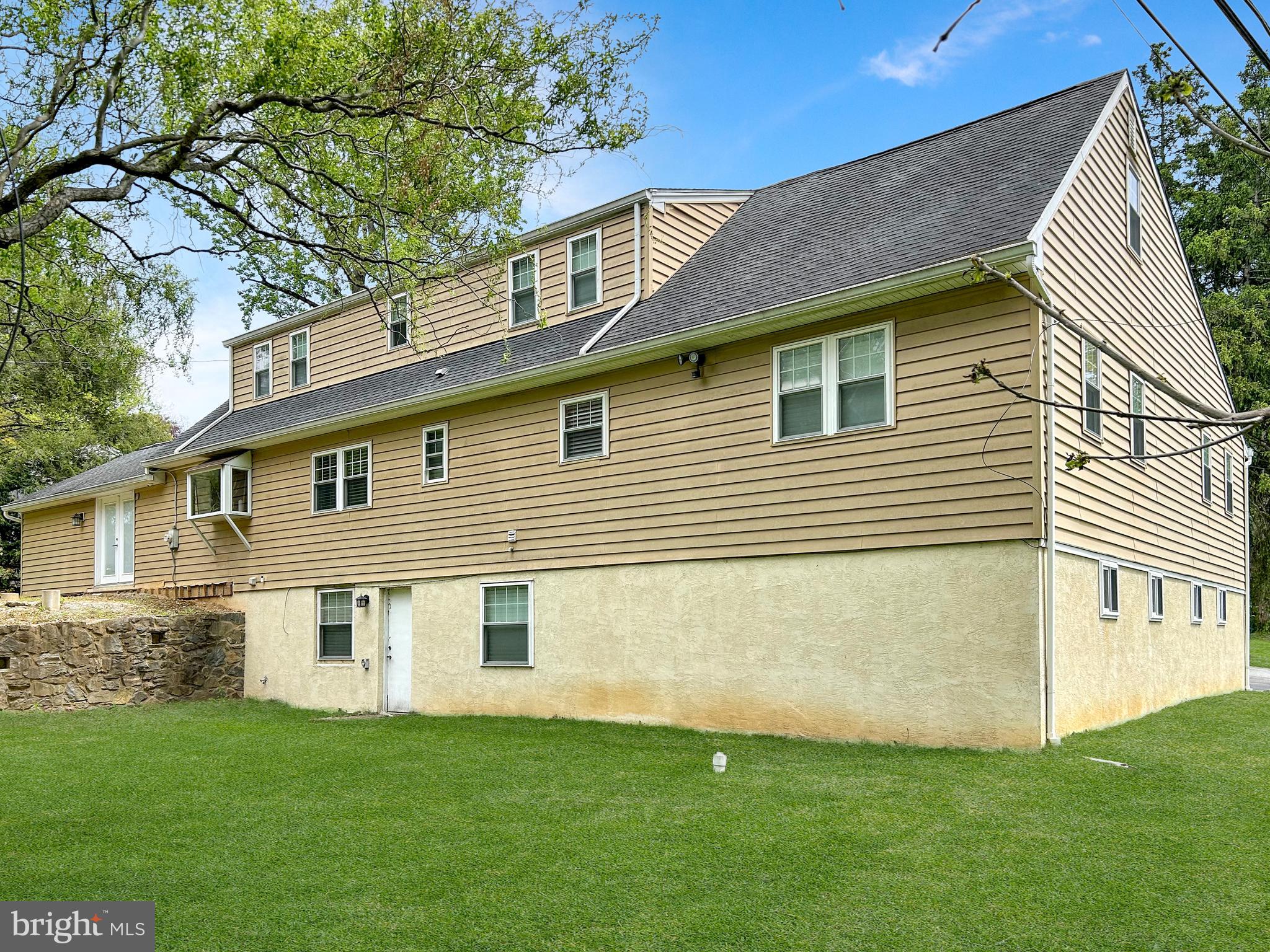 ROSLYN - Residential