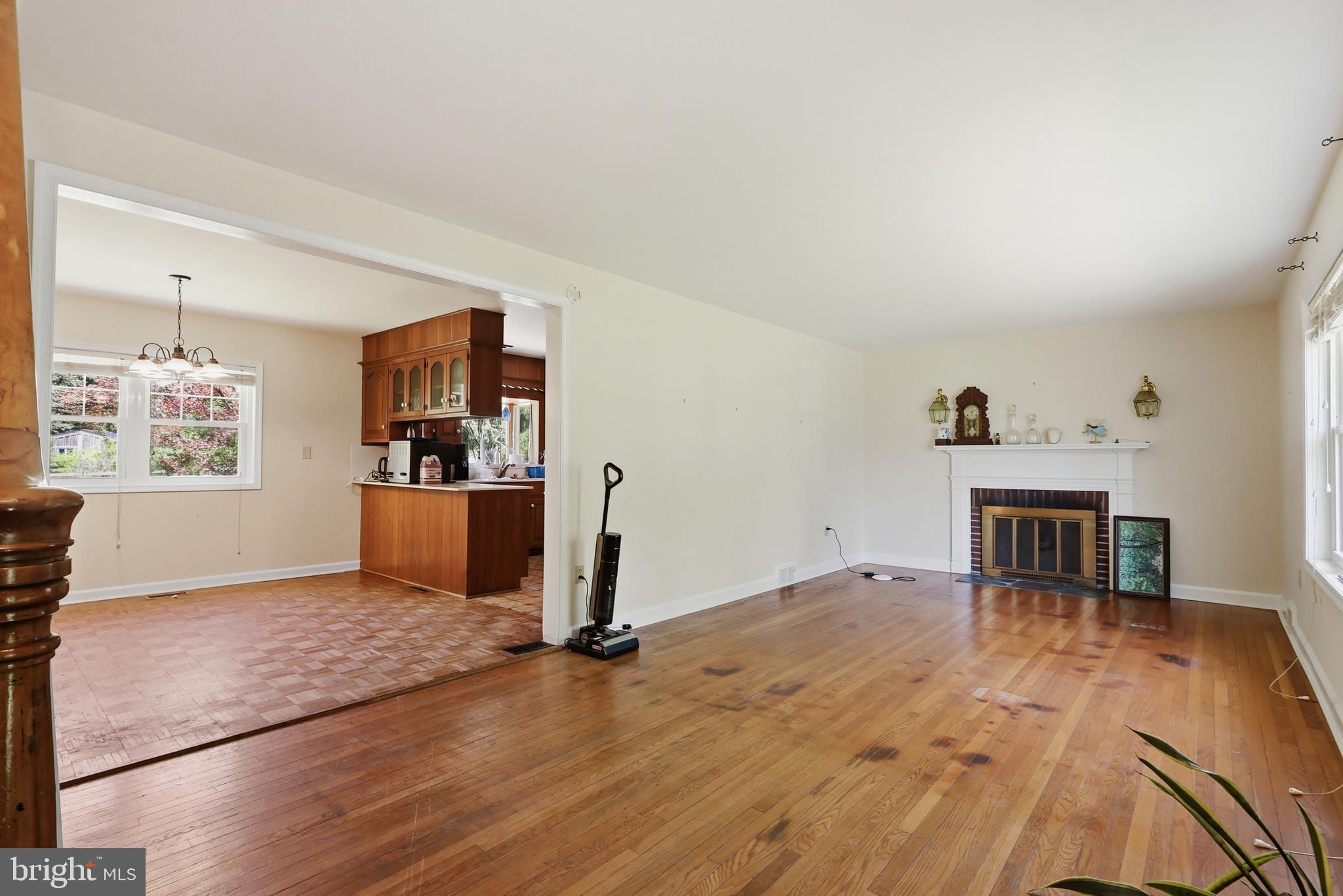 ROSLYN - Residential