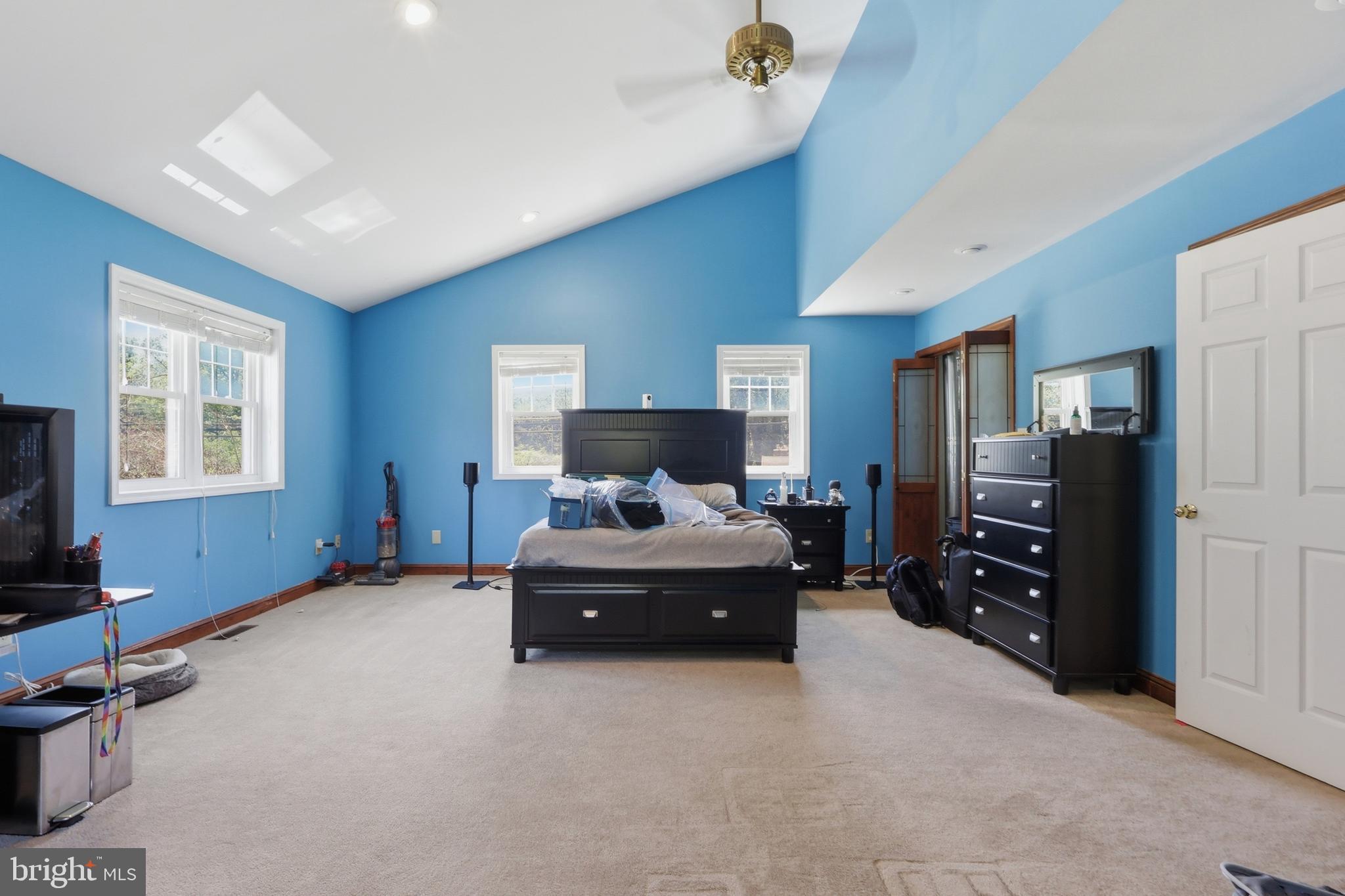 ROSLYN - Residential