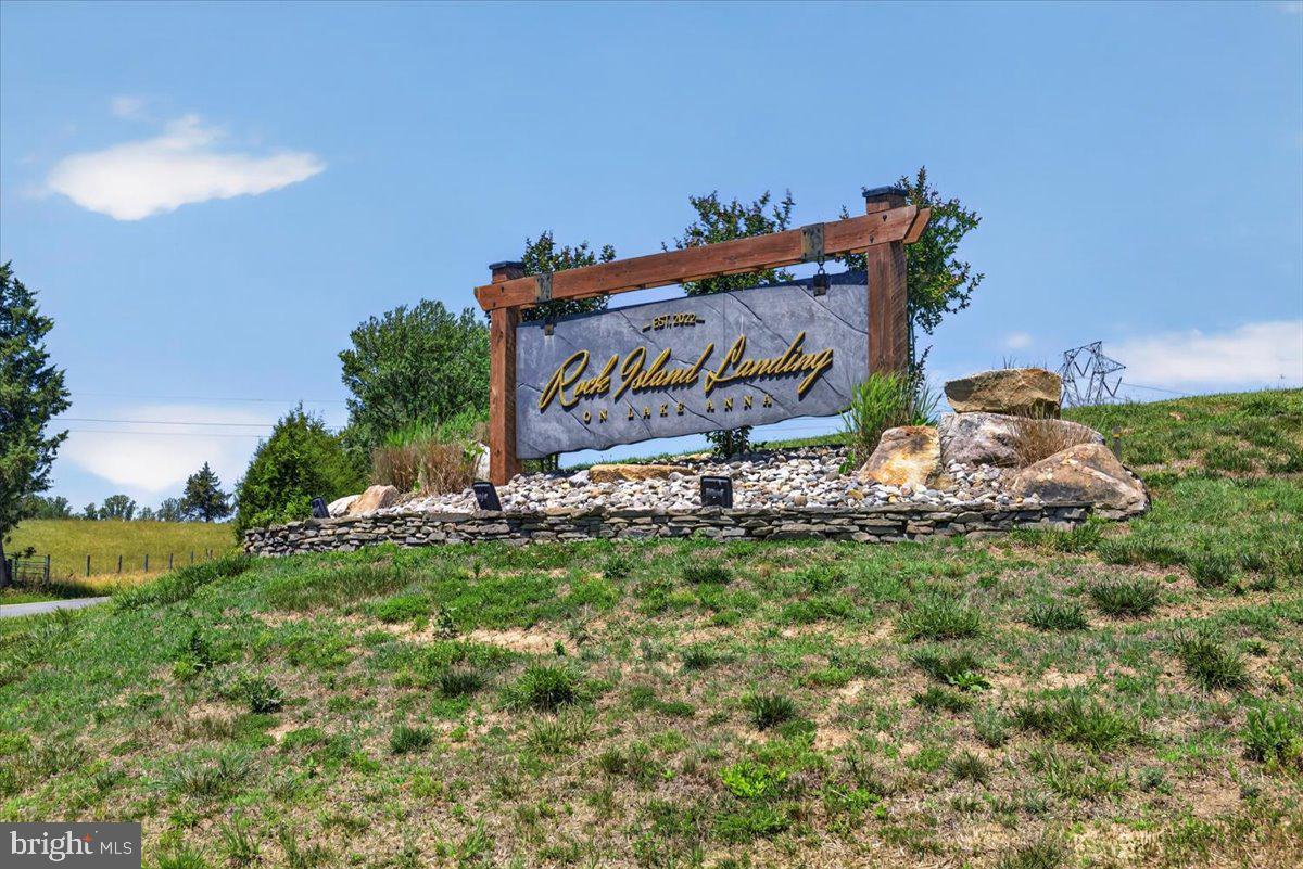 ROCK ISLAND LANDING - Residential