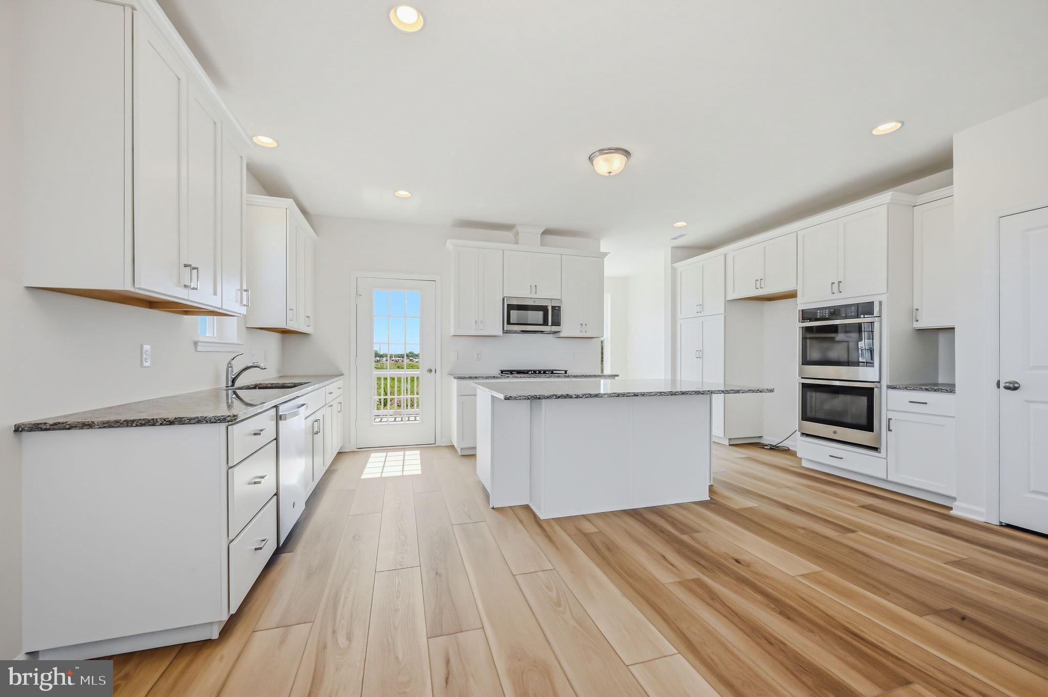 VILLAGE OF BAYBERRY - Residential